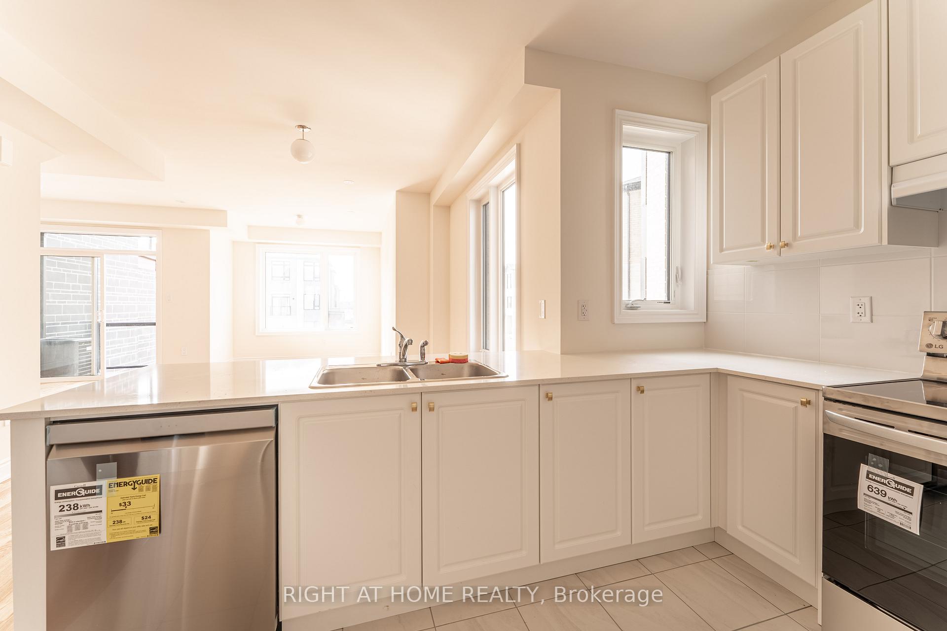 Photo 4 of 145 Tennant Circle, Vaughan, Vellore Village — HOMEH