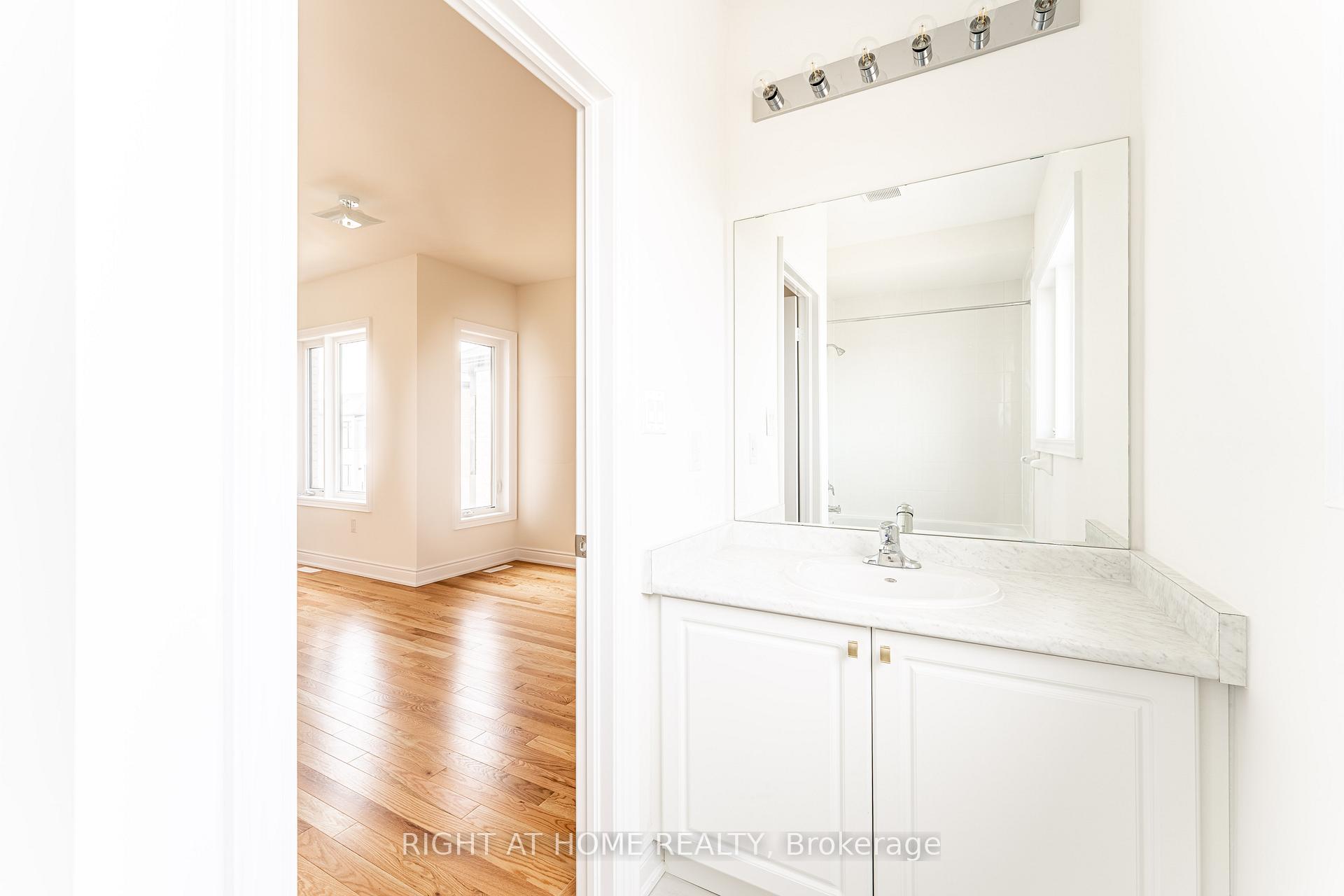 Photo 17 of 145 Tennant Circle, Vaughan, Vellore Village — HOMEH