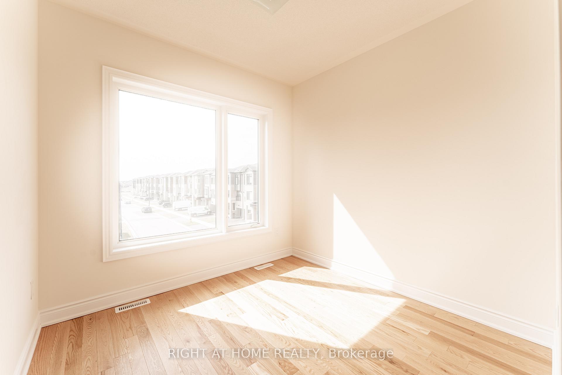 Photo 24 of 145 Tennant Circle, Vaughan, Vellore Village — HOMEH