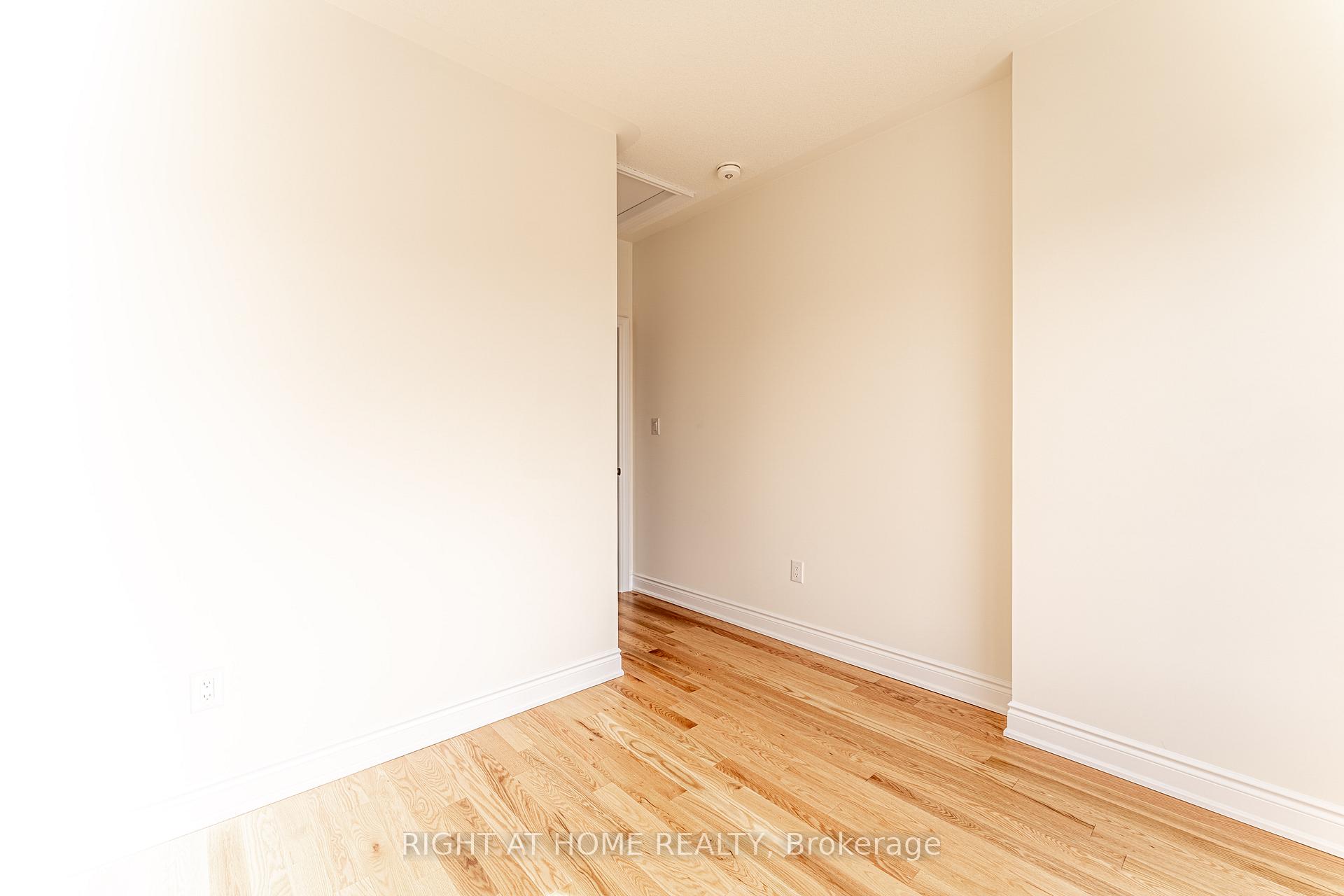 Photo 25 of 145 Tennant Circle, Vaughan, Vellore Village — HOMEH