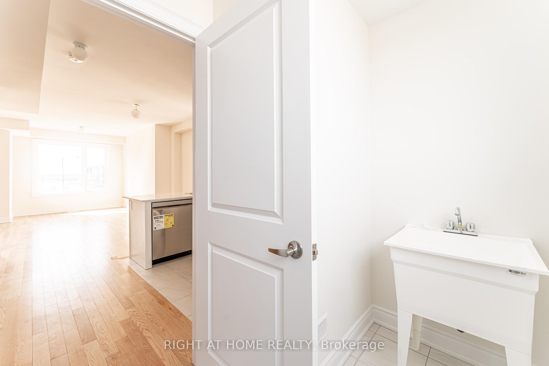 Photo 29 of 145 Tennant Circle, Vaughan, Vellore Village — HOMEH