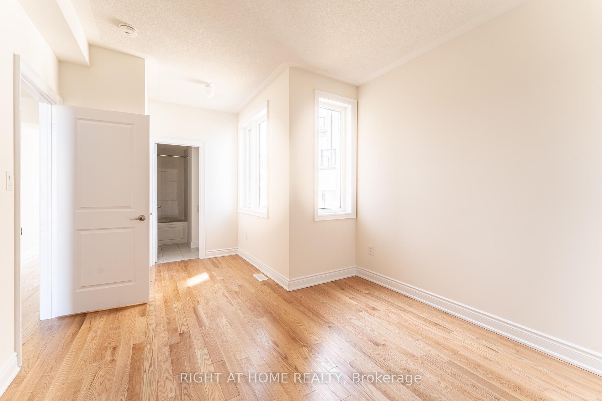 Photo 30 of 145 Tennant Circle, Vaughan, Vellore Village — HOMEH