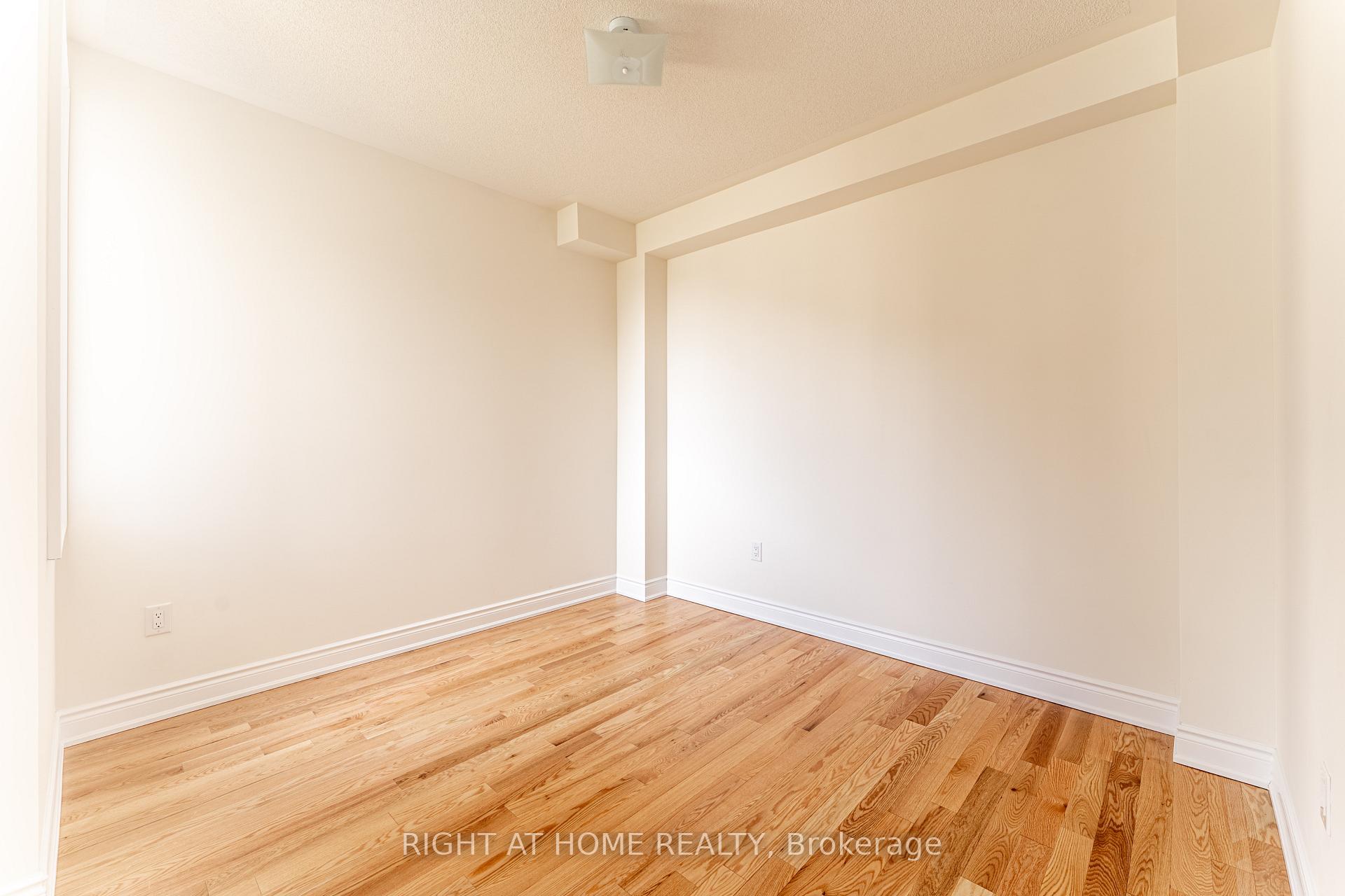 Photo 31 of 145 Tennant Circle, Vaughan, Vellore Village — HOMEH