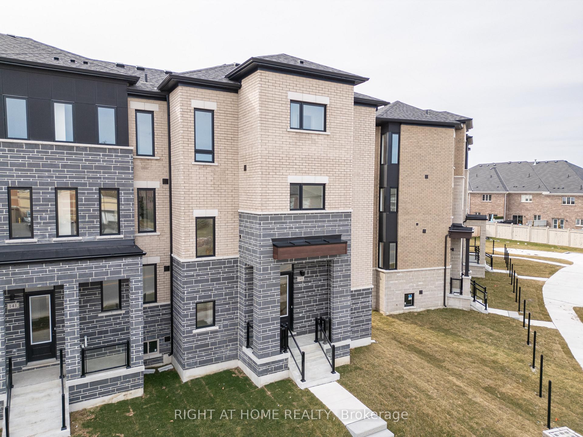 Photo 43 of 145 Tennant Circle, Vaughan, Vellore Village — HOMEH