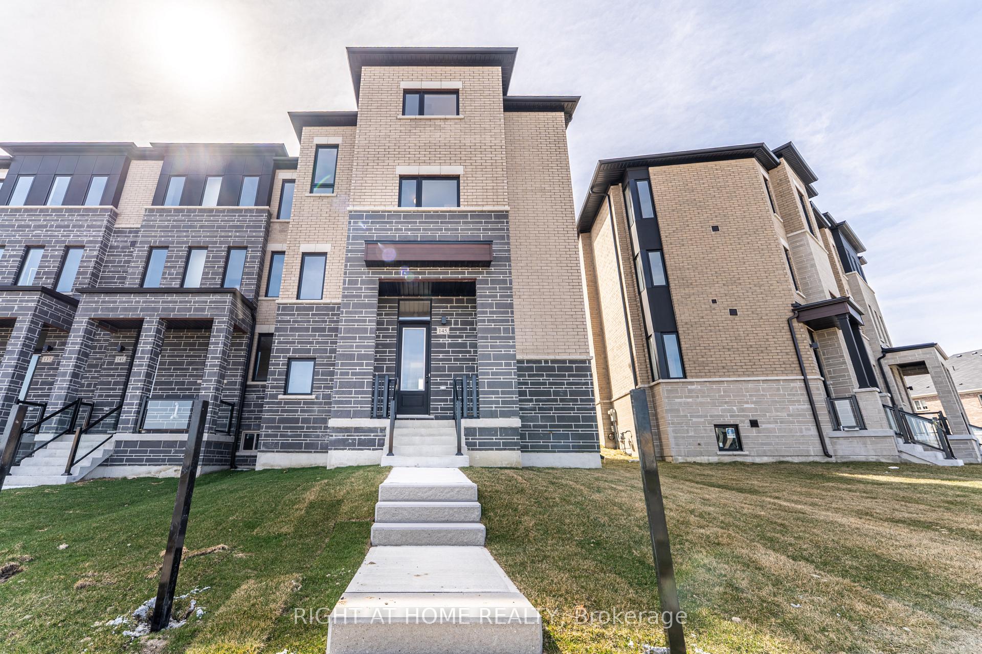 Photo 44 of 145 Tennant Circle, Vaughan, Vellore Village — HOMEH
