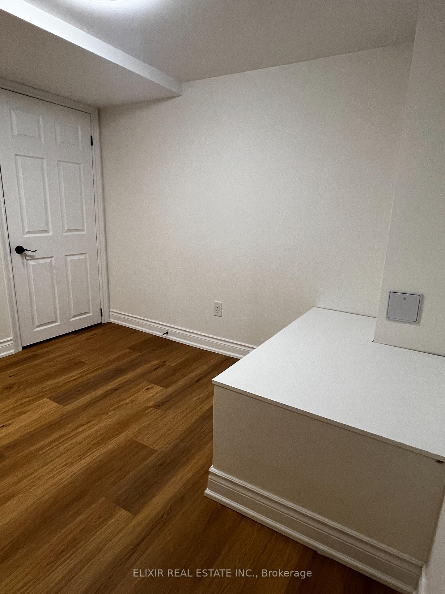 Photo 3 of 24 Knox Crescent, Whitby, Brooklin — HOMEH