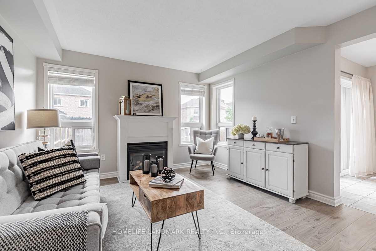 Photo 9 of 25 Beaumaris Crescent, Whitby, Brooklin — HOMEH