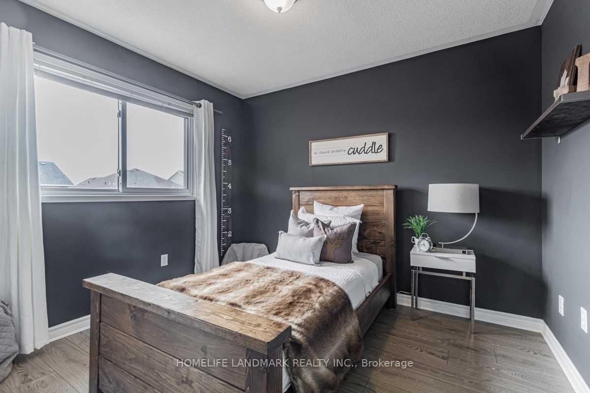 Photo 19 of 25 Beaumaris Crescent, Whitby, Brooklin — HOMEH