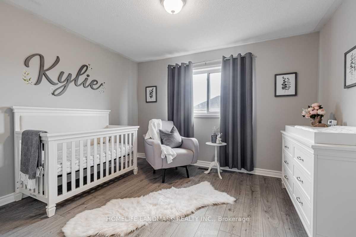 Photo 21 of 25 Beaumaris Crescent, Whitby, Brooklin — HOMEH