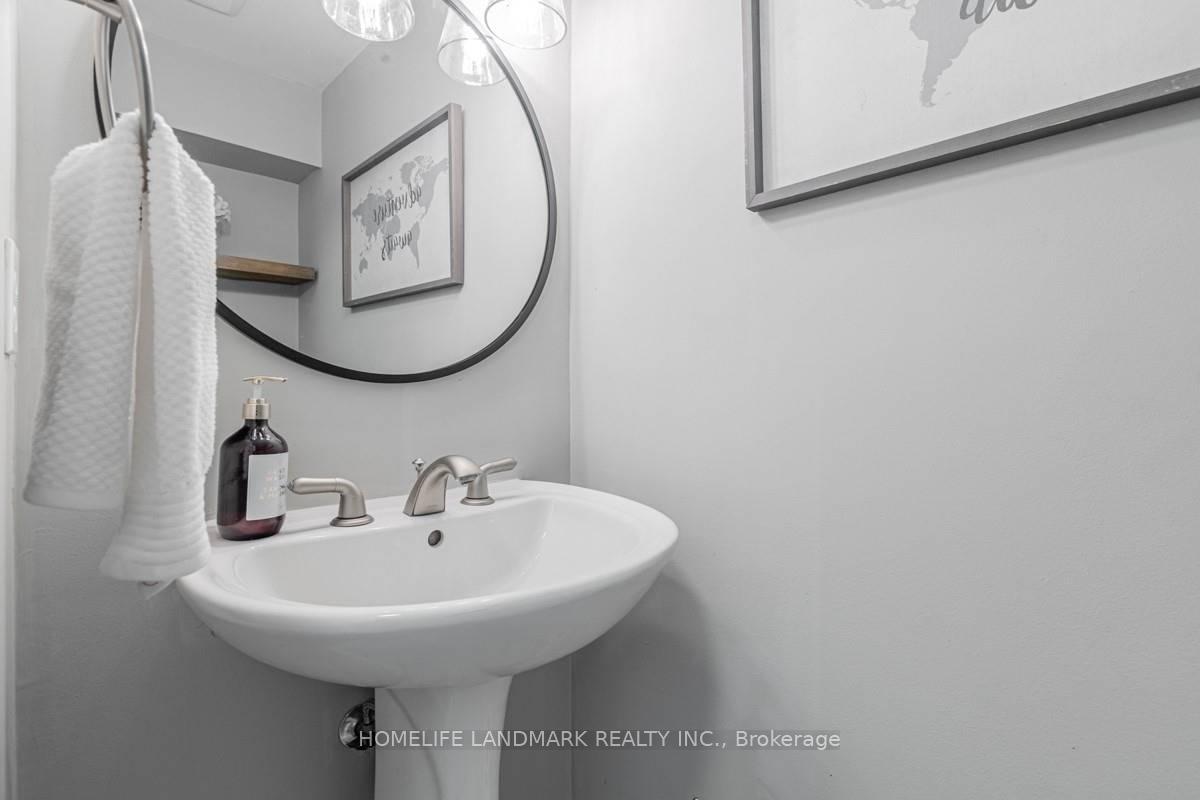 Photo 22 of 25 Beaumaris Crescent, Whitby, Brooklin — HOMEH