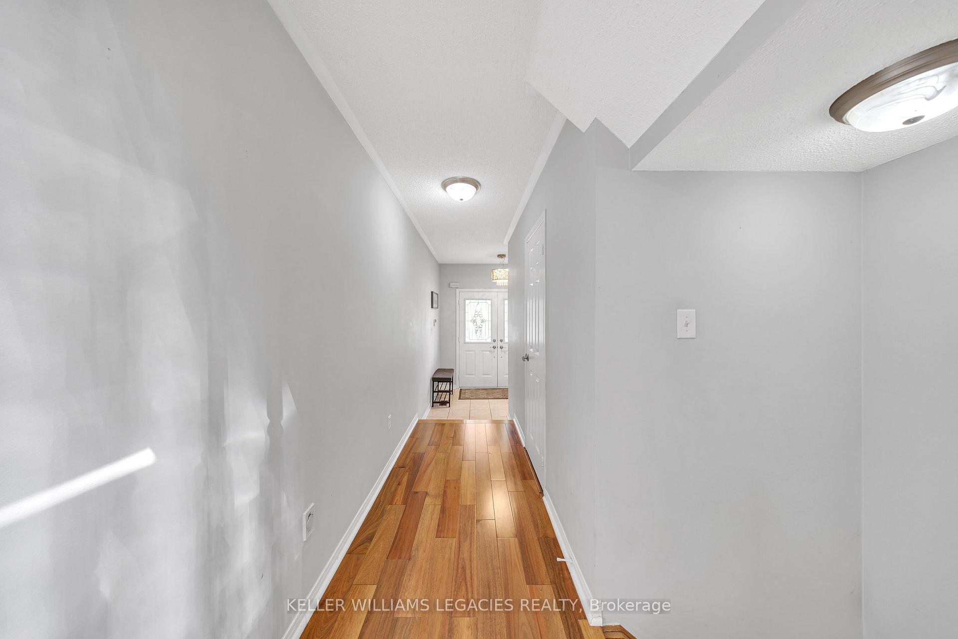 Photo 5 of 11 Neuchatel Avenue, Vaughan, Vellore Village — HOMEH