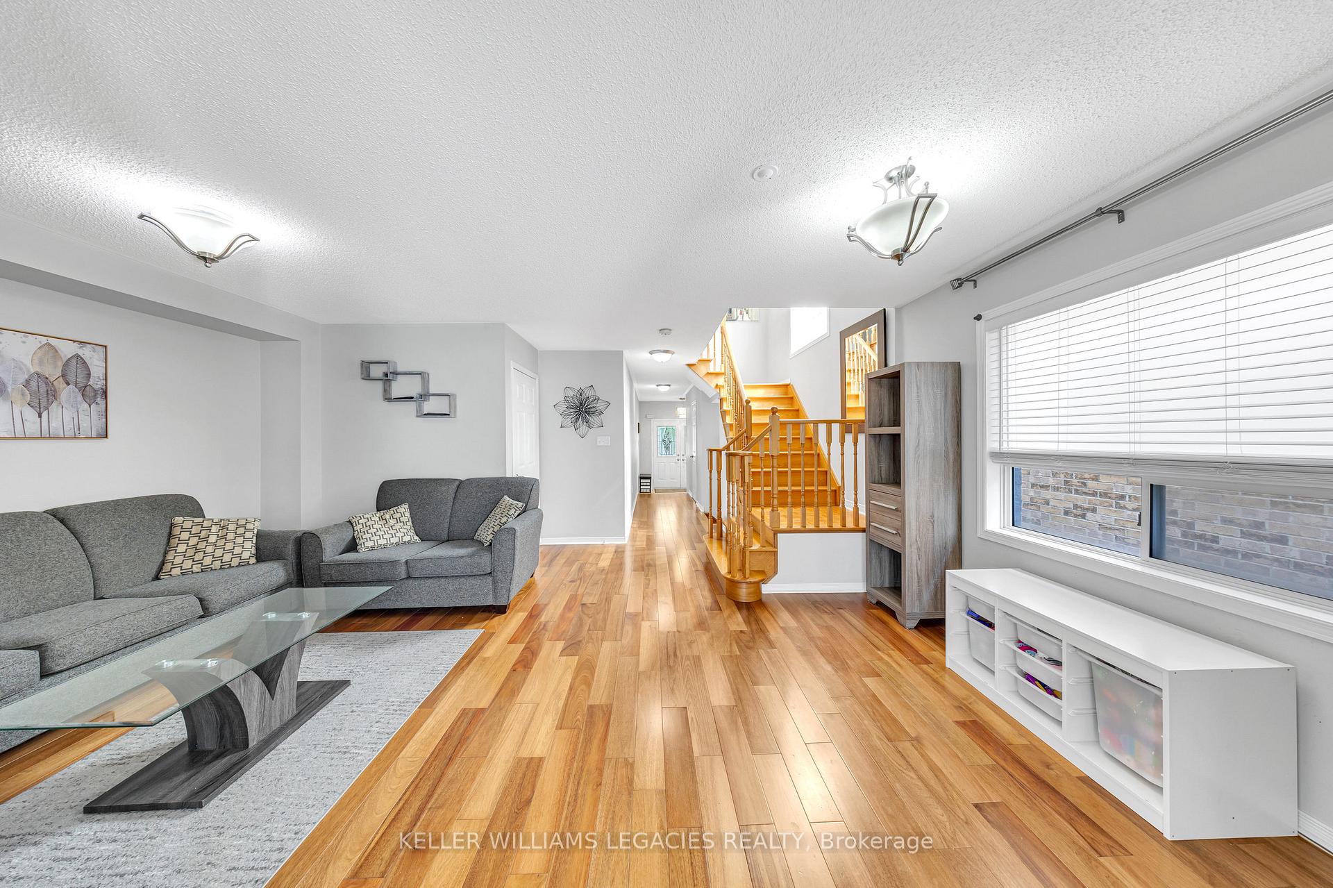 Photo 11 of 11 Neuchatel Avenue, Vaughan, Vellore Village — HOMEH