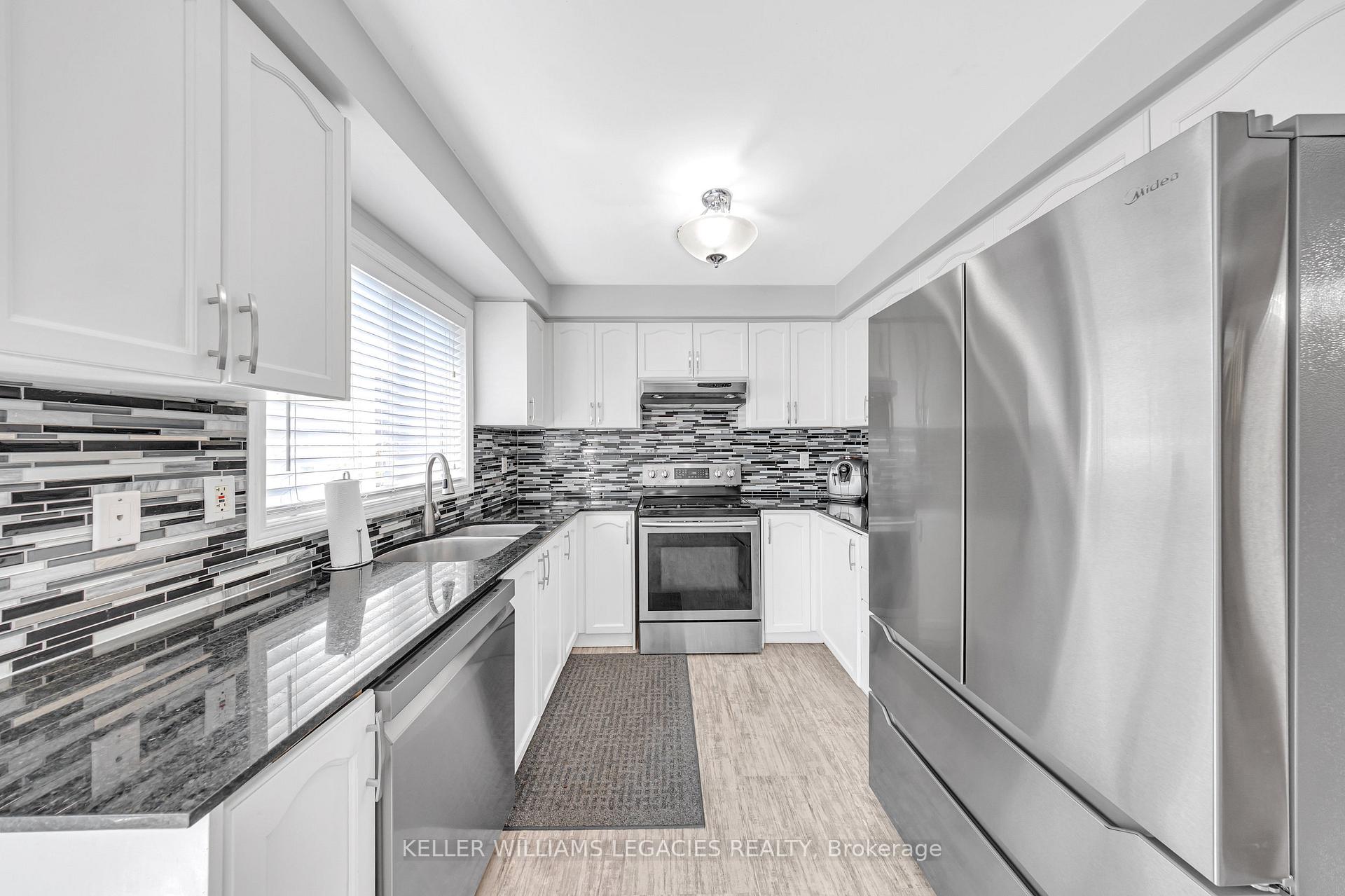 Photo 15 of 11 Neuchatel Avenue, Vaughan, Vellore Village — HOMEH