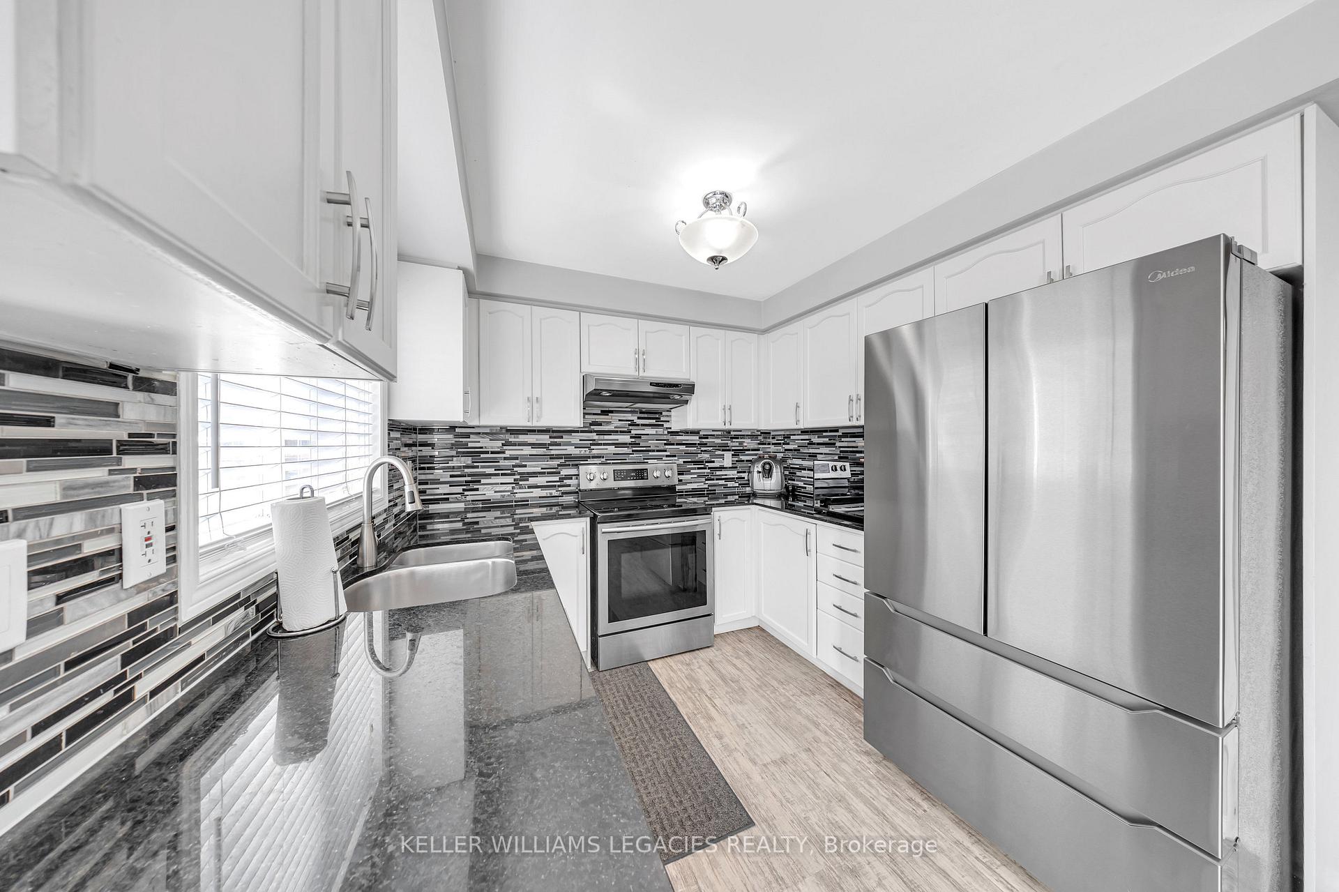 Photo 16 of 11 Neuchatel Avenue, Vaughan, Vellore Village — HOMEH