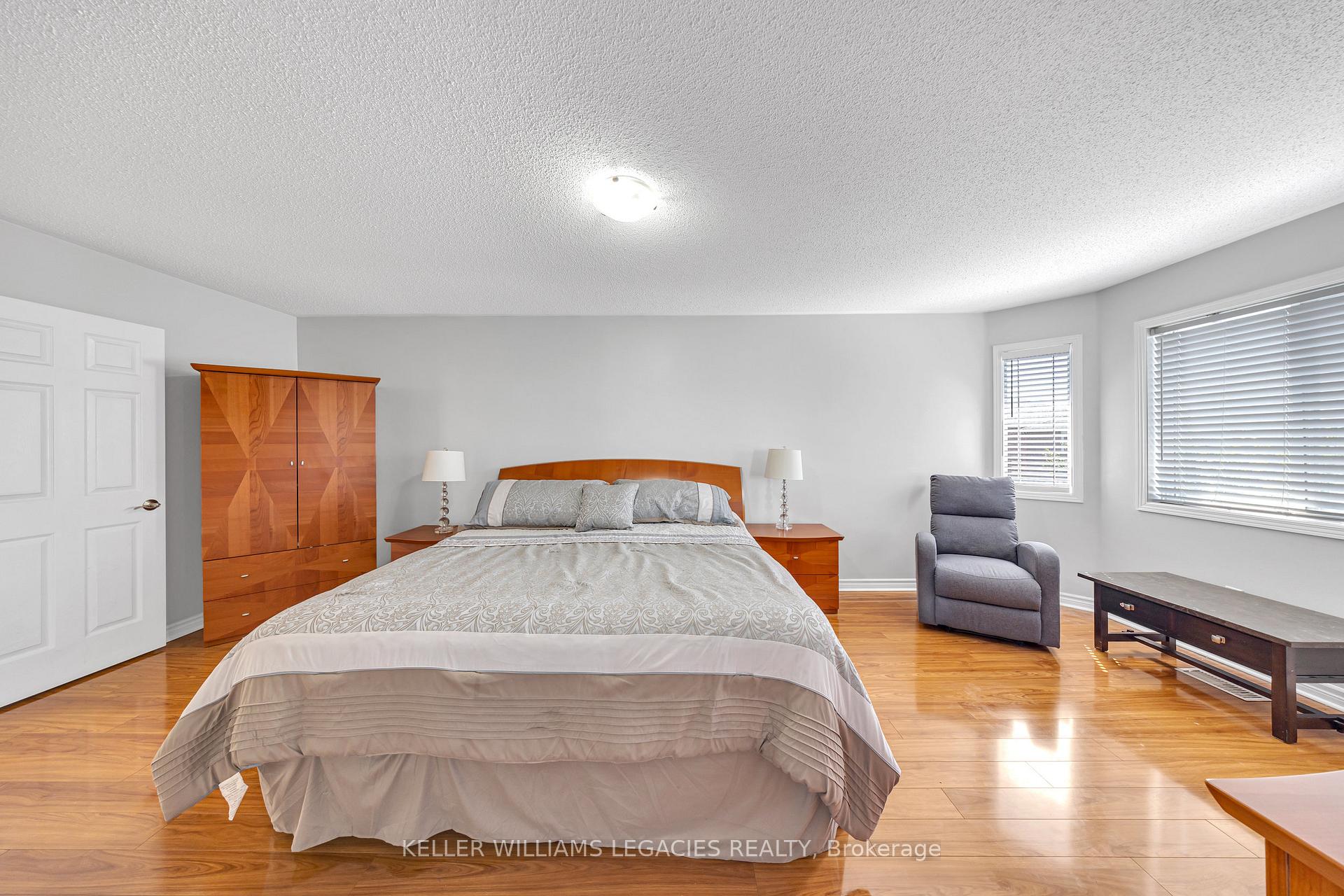 Photo 24 of 11 Neuchatel Avenue, Vaughan, Vellore Village — HOMEH