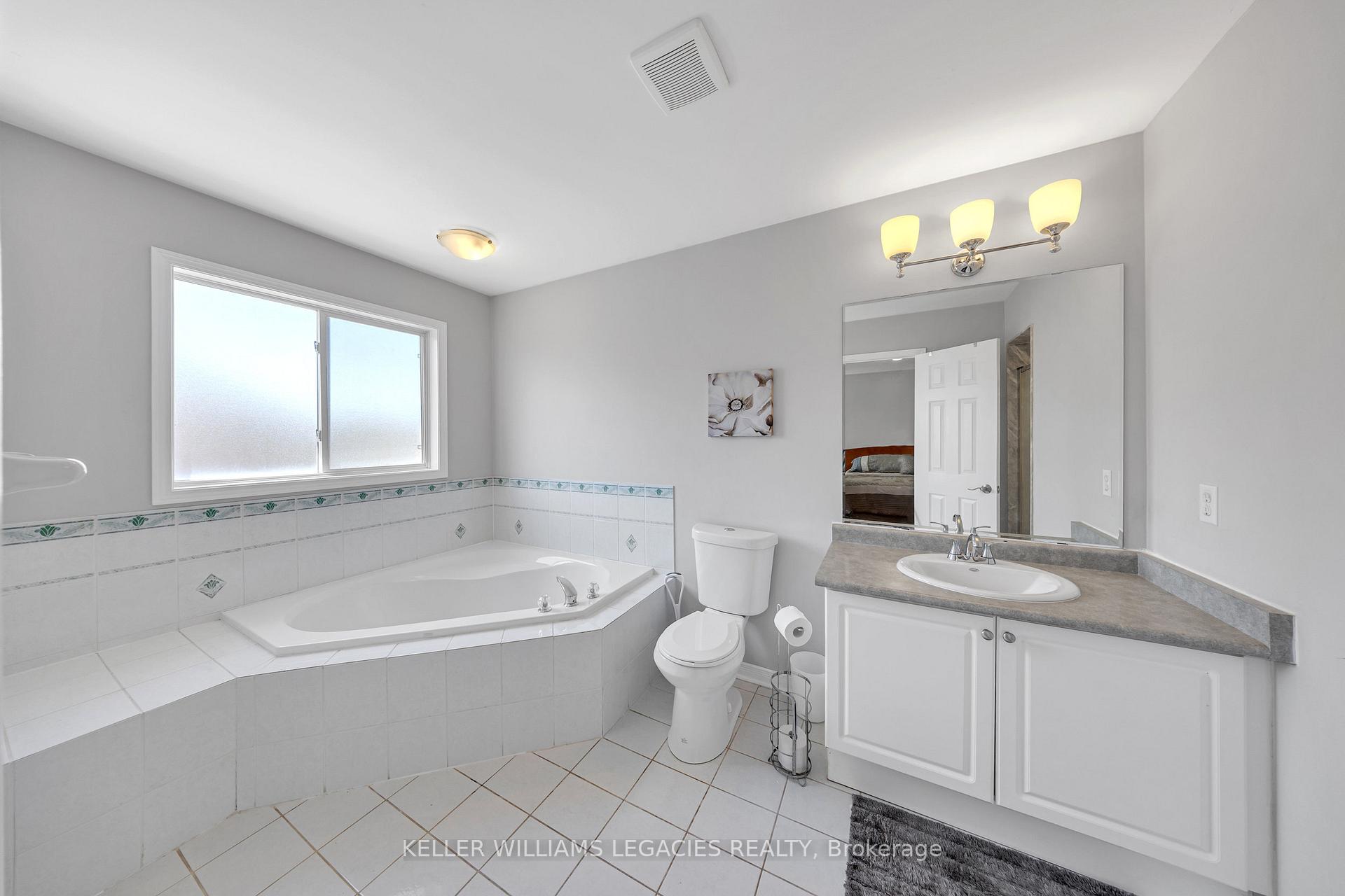 Photo 25 of 11 Neuchatel Avenue, Vaughan, Vellore Village — HOMEH
