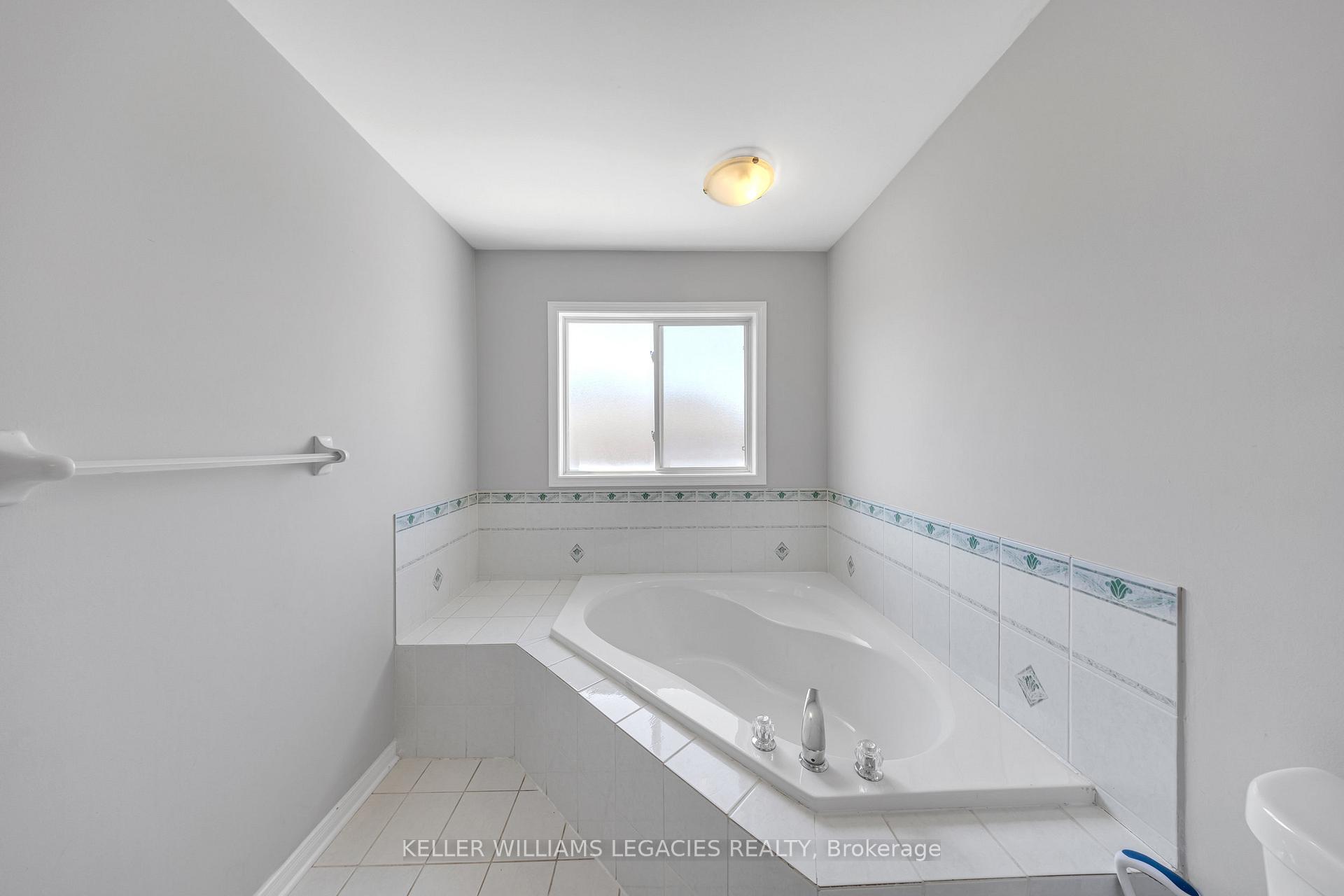 Photo 26 of 11 Neuchatel Avenue, Vaughan, Vellore Village — HOMEH