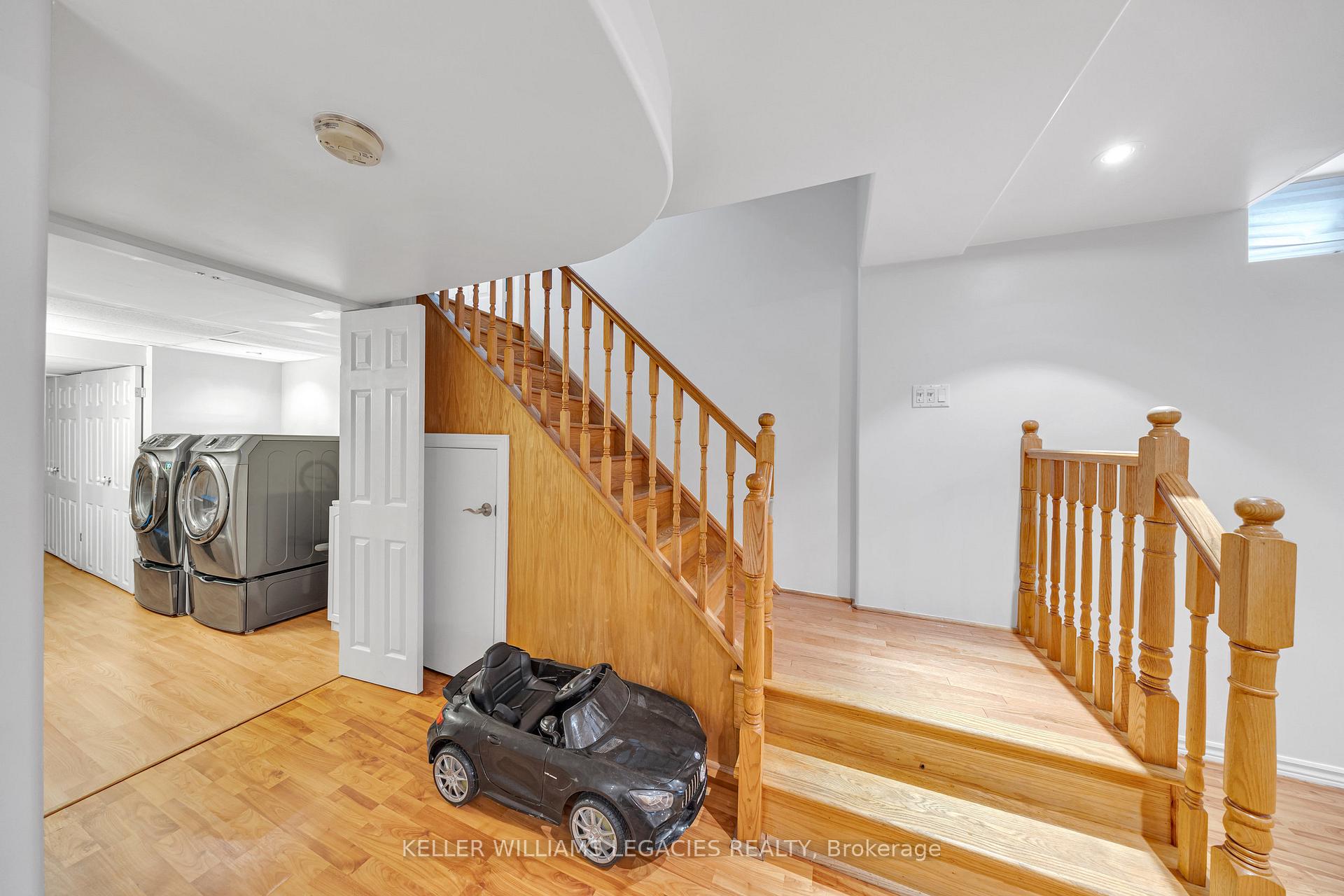 Photo 33 of 11 Neuchatel Avenue, Vaughan, Vellore Village — HOMEH