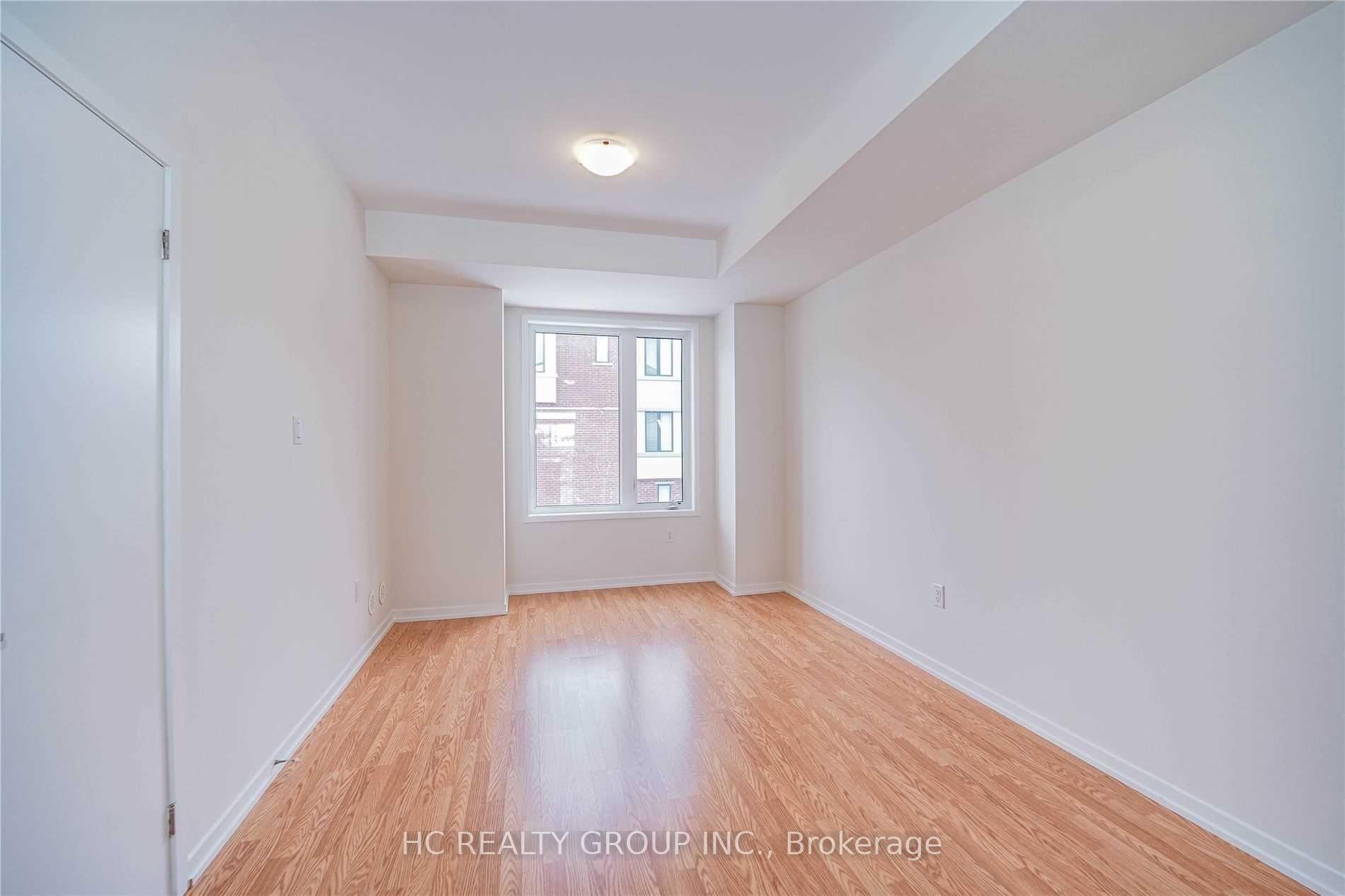 Photo 5 of 33 Rattenbury Road, Vaughan, Patterson — HOMEH