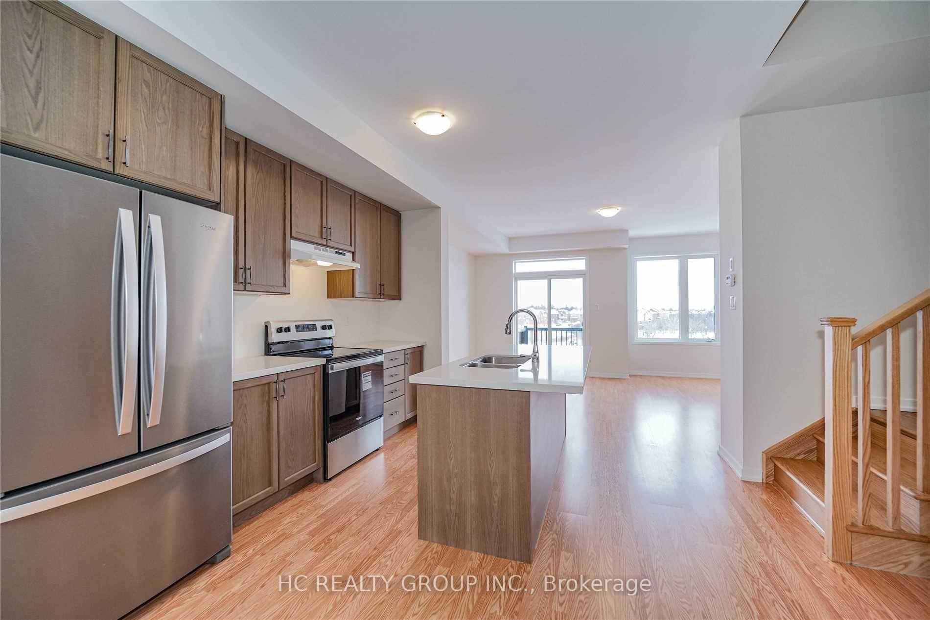 Photo 8 of 33 Rattenbury Road, Vaughan, Patterson — HOMEH