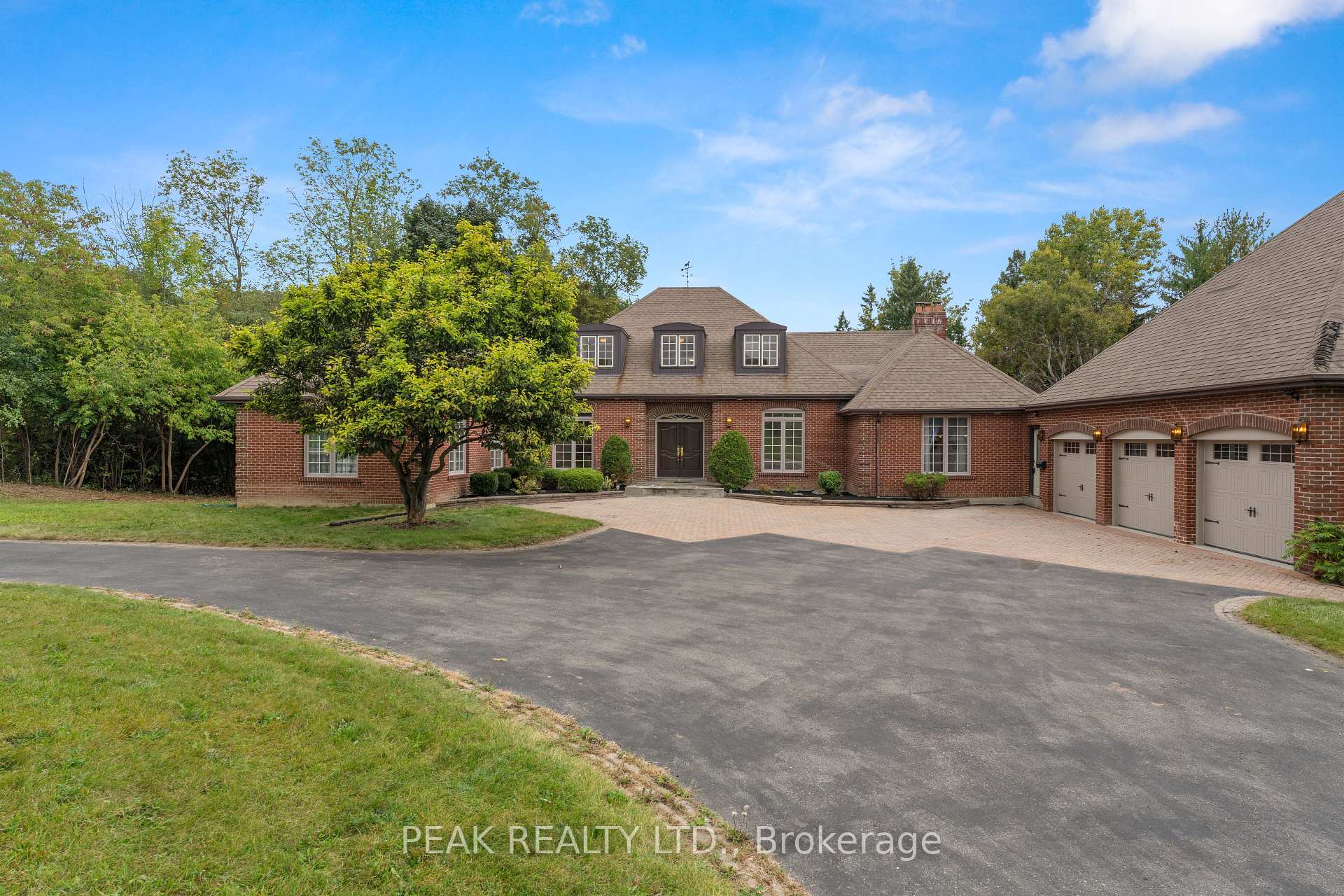Front of 21 Woodland Acres Crescent