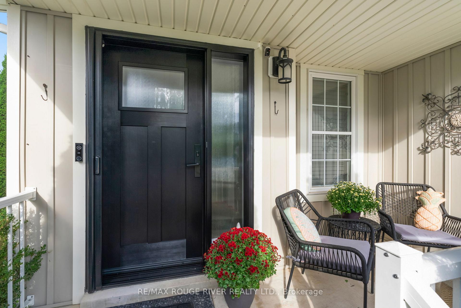 Photo 2 of 53 Cranborne Crescent, Whitby, Brooklin — HOMEH
