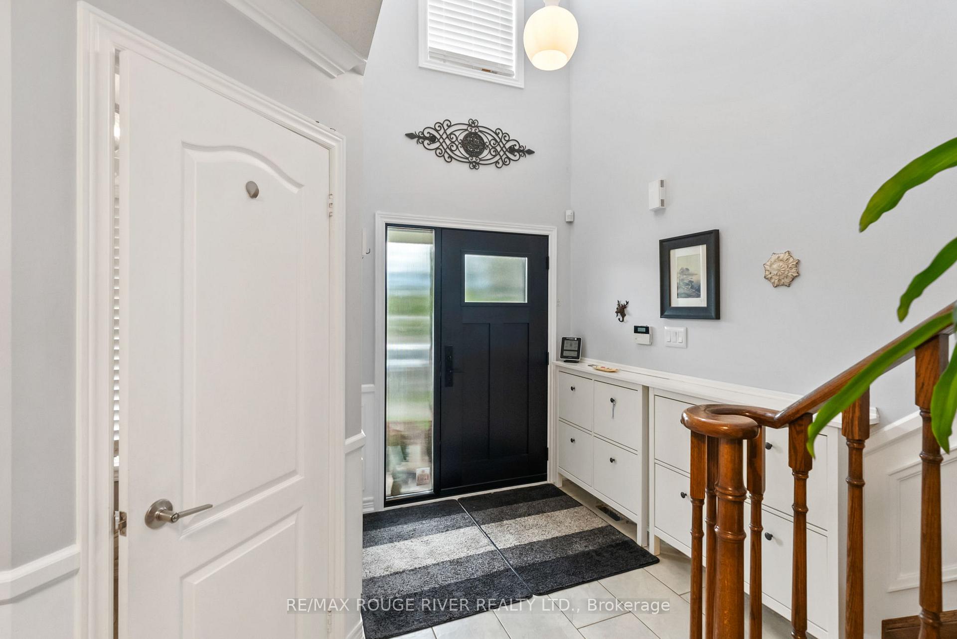 Photo 3 of 53 Cranborne Crescent, Whitby, Brooklin — HOMEH