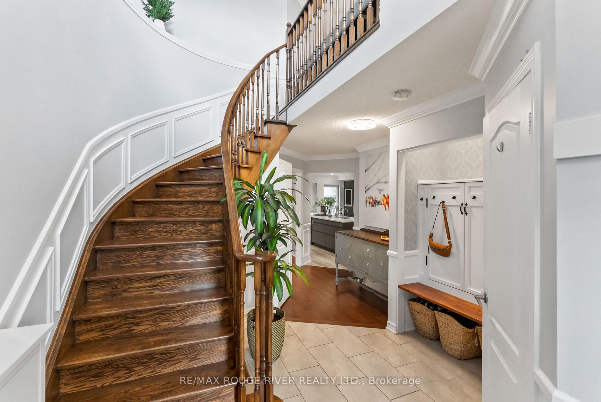 Photo 4 of 53 Cranborne Crescent, Whitby, Brooklin — HOMEH
