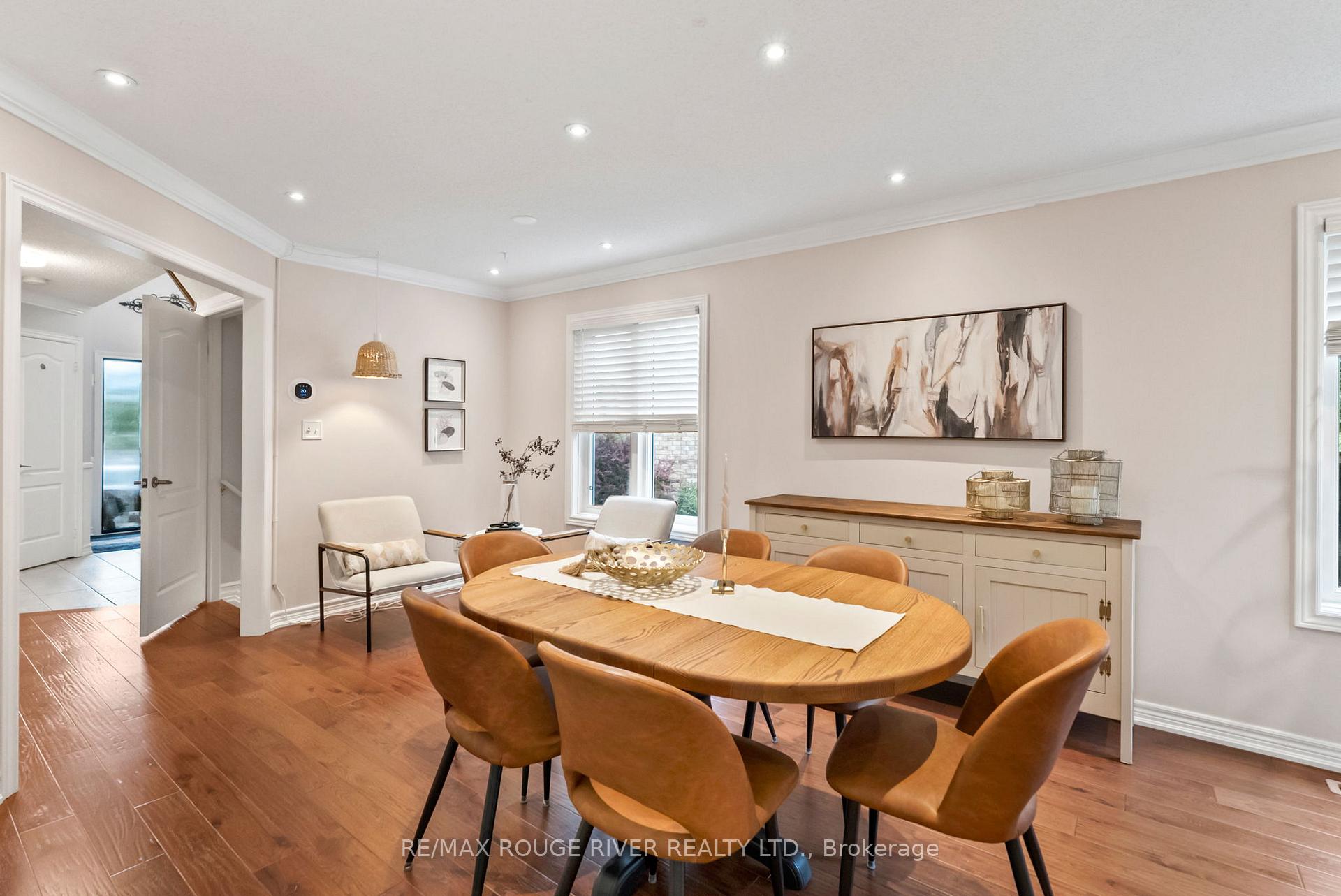 Photo 6 of 53 Cranborne Crescent, Whitby, Brooklin — HOMEH