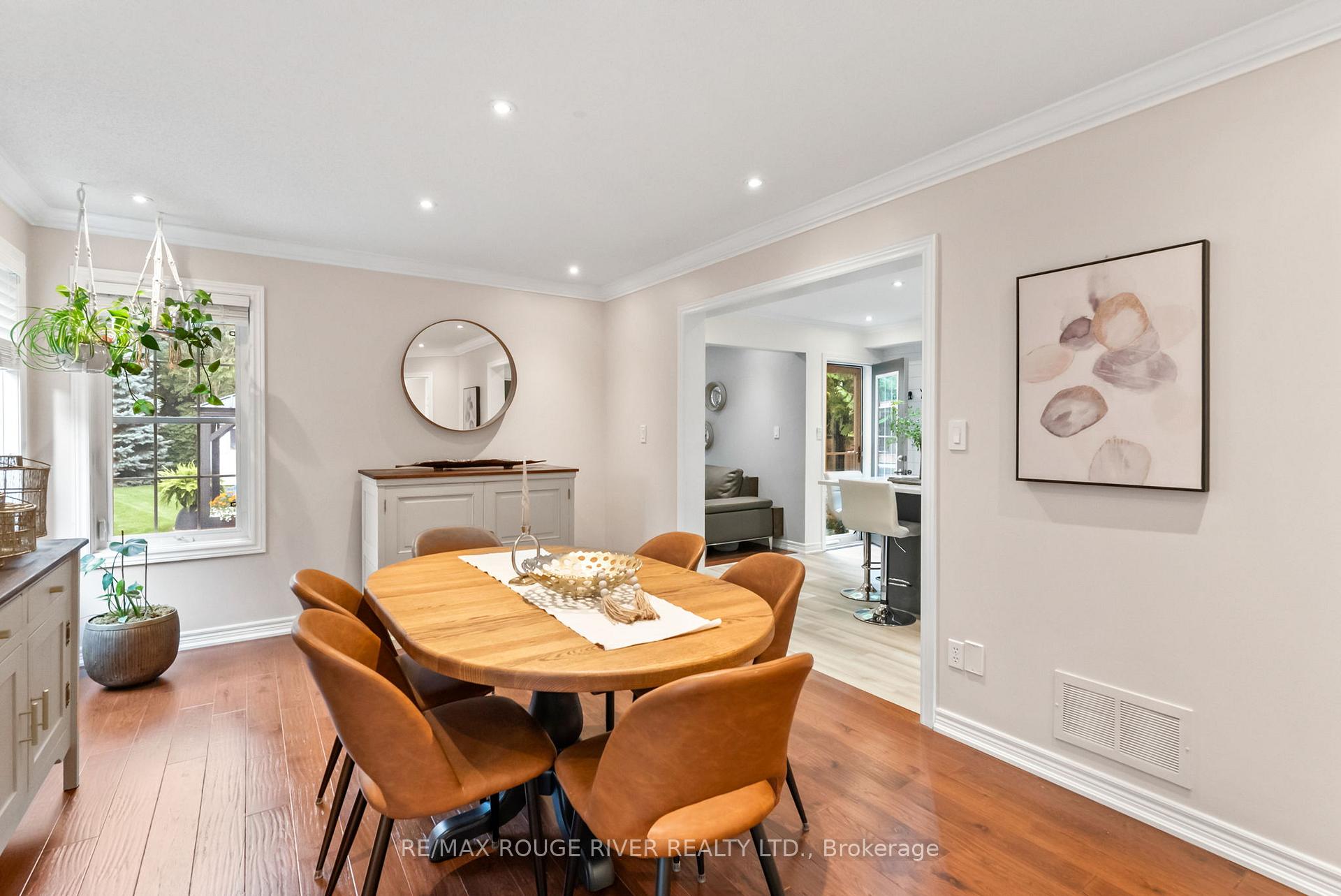 Photo 9 of 53 Cranborne Crescent, Whitby, Brooklin — HOMEH