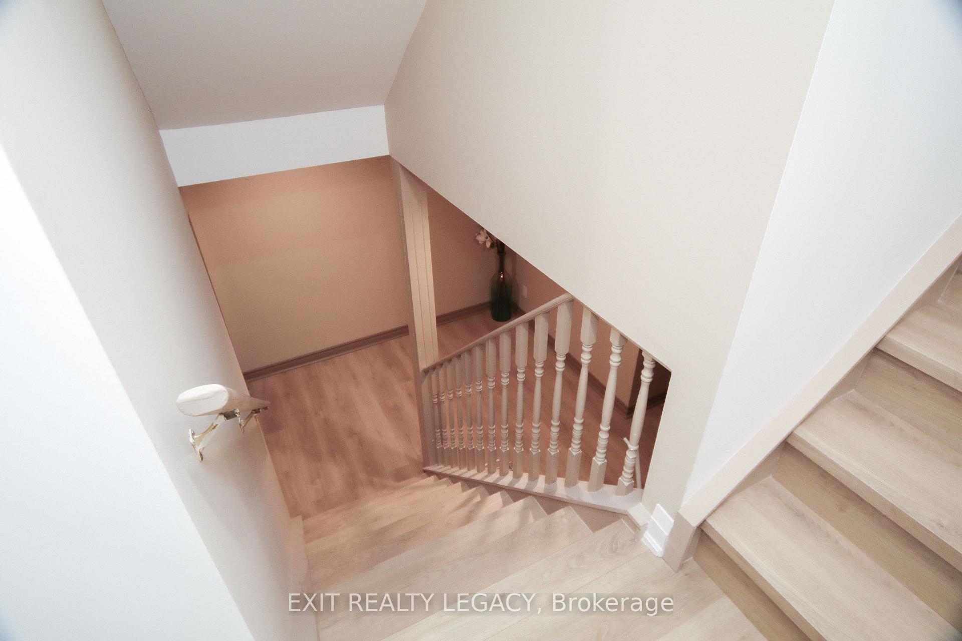Photo 6 of 249 Thornway Avenue, Vaughan, Brownridge — HOMEH