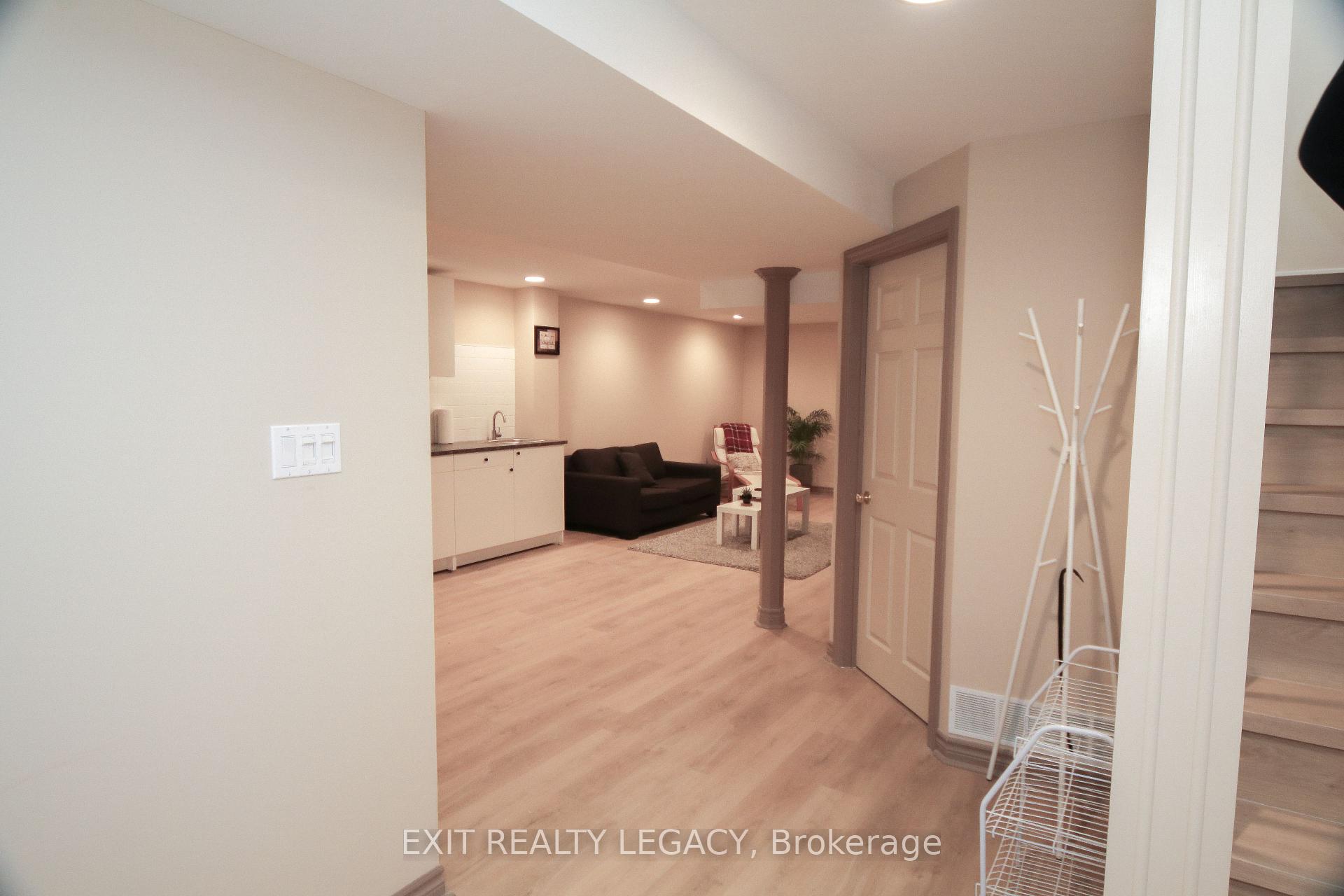 Photo 7 of 249 Thornway Avenue, Vaughan, Brownridge — HOMEH