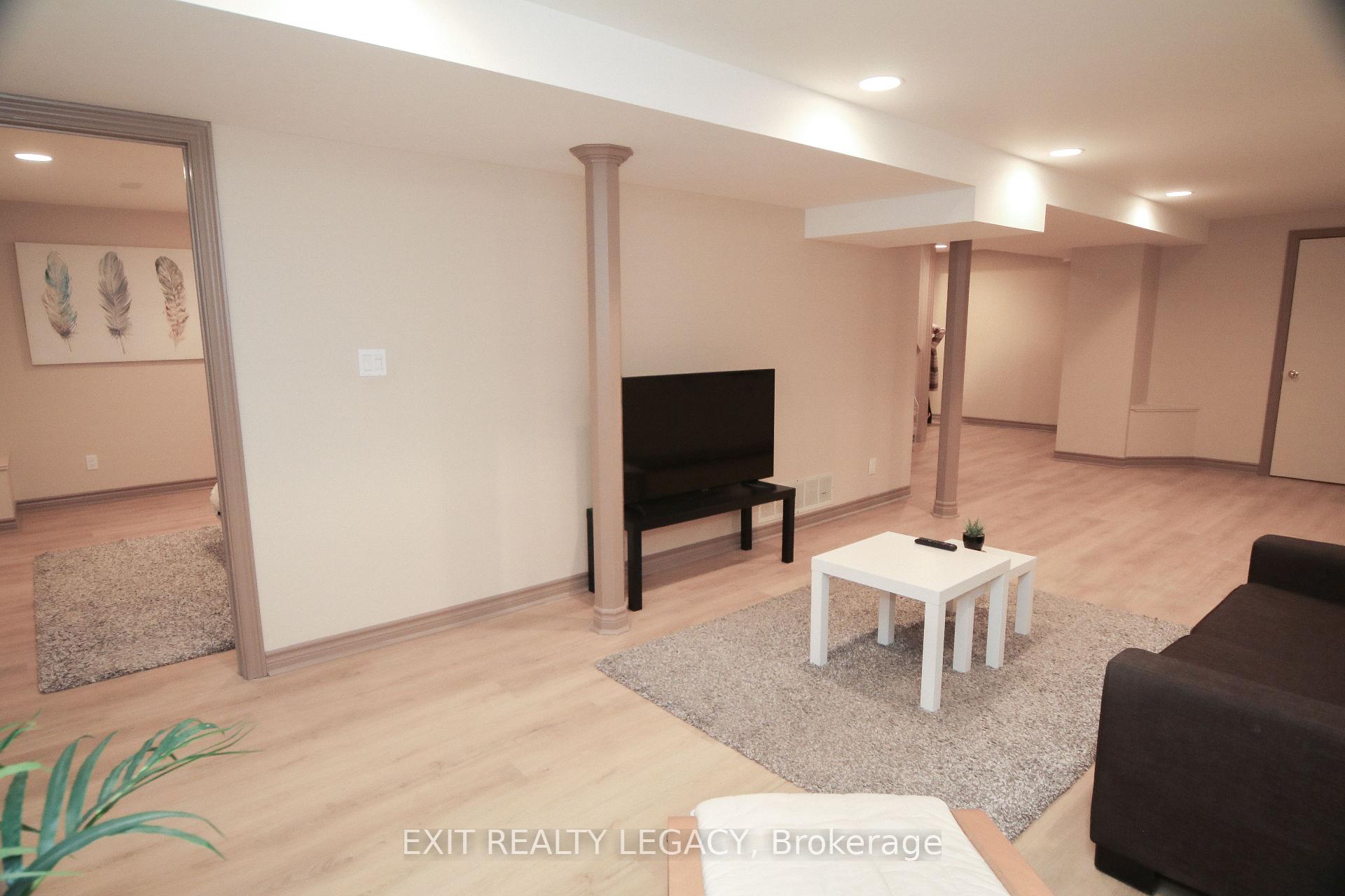 Photo 11 of 249 Thornway Avenue, Vaughan, Brownridge — HOMEH