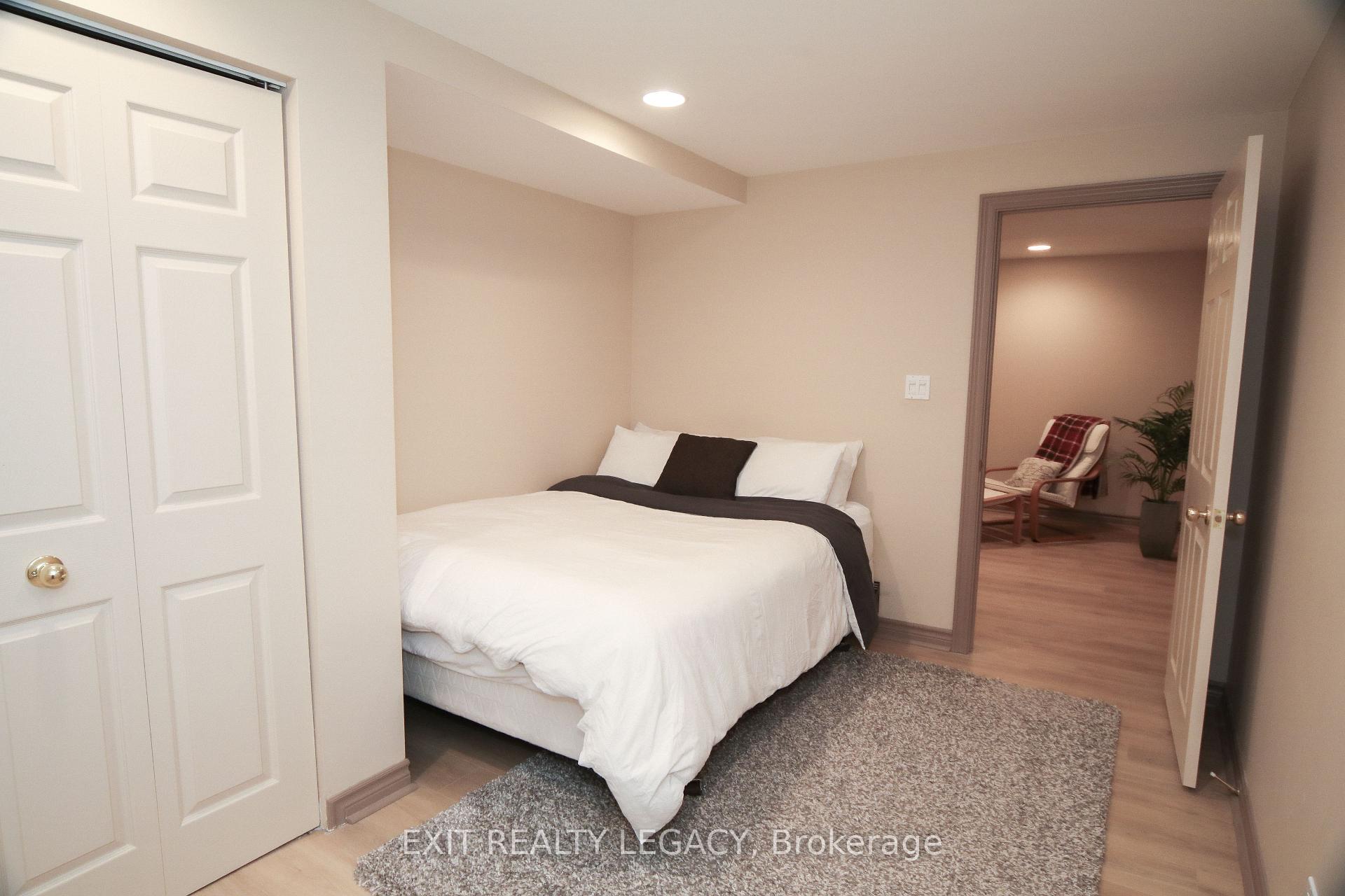 Photo 12 of 249 Thornway Avenue, Vaughan, Brownridge — HOMEH