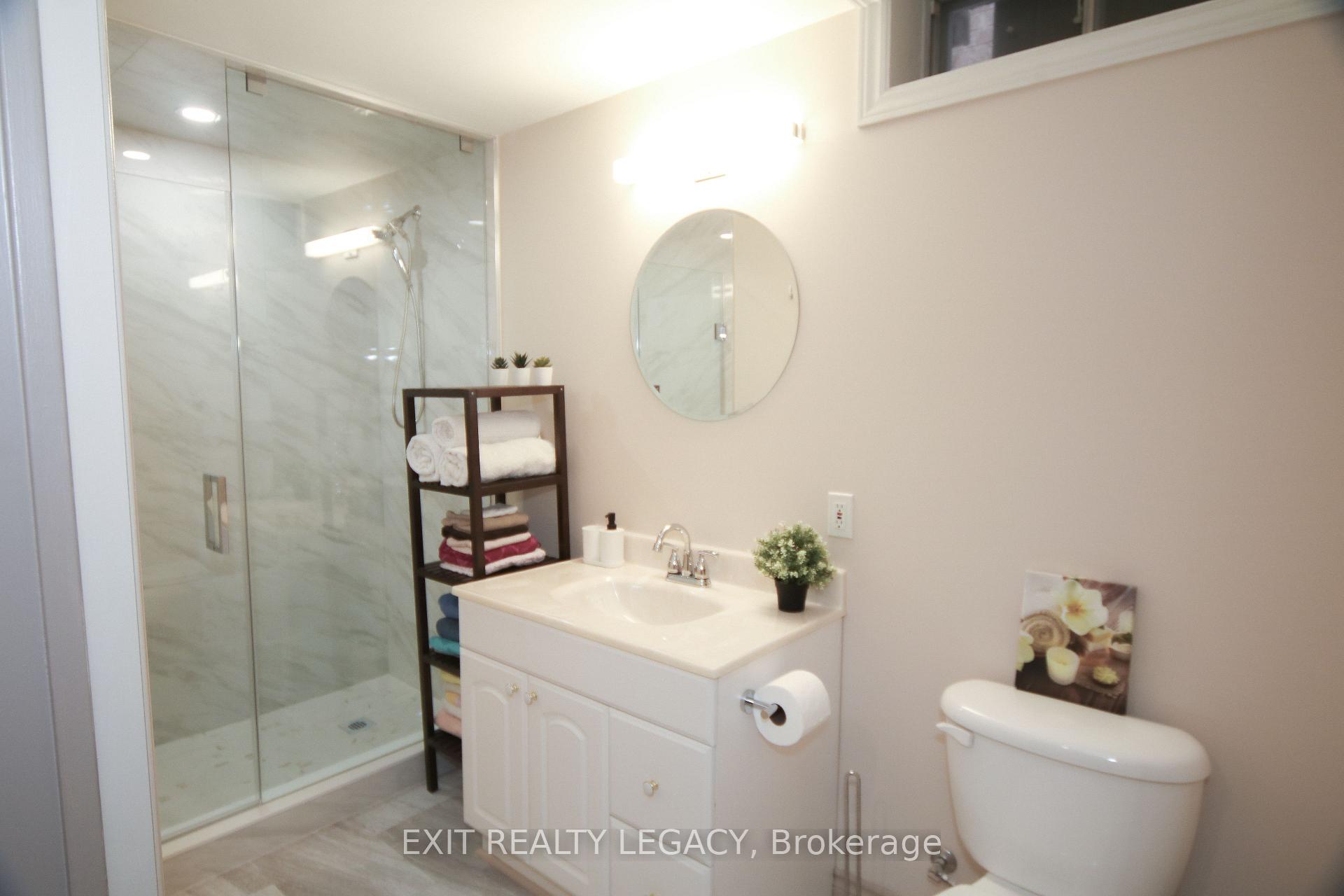 Photo 14 of 249 Thornway Avenue, Vaughan, Brownridge — HOMEH