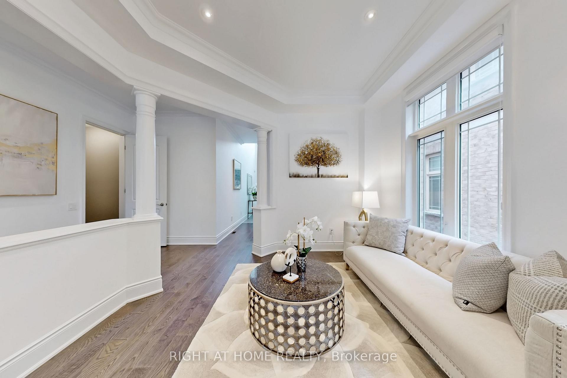 Photo 6 of 18 Condor Way, Vaughan, Kleinburg — HOMEH