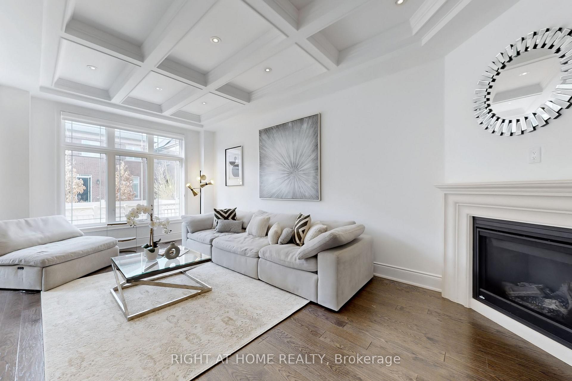 Photo 9 of 18 Condor Way, Vaughan, Kleinburg — HOMEH