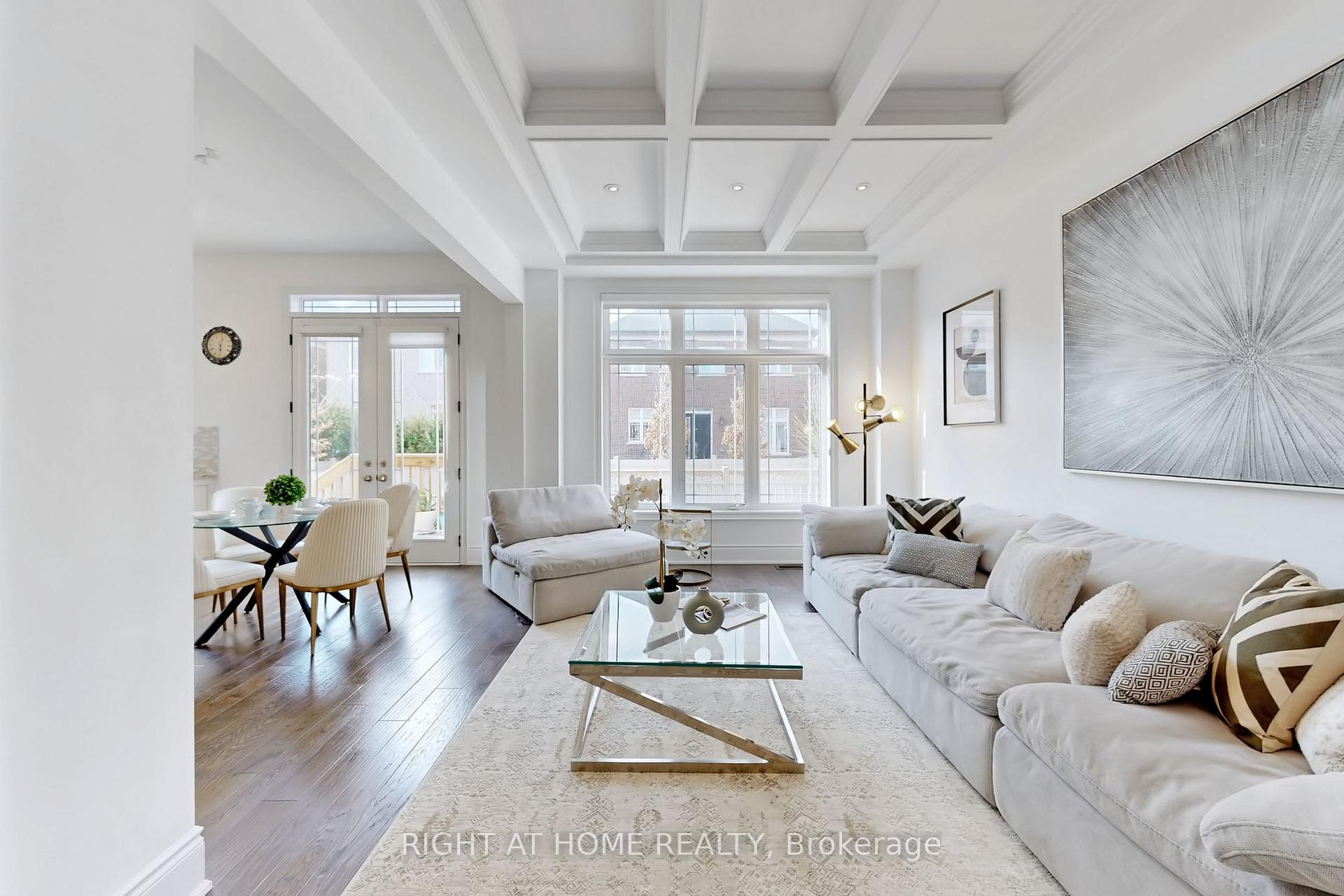 Photo 10 of 18 Condor Way, Vaughan, Kleinburg — HOMEH