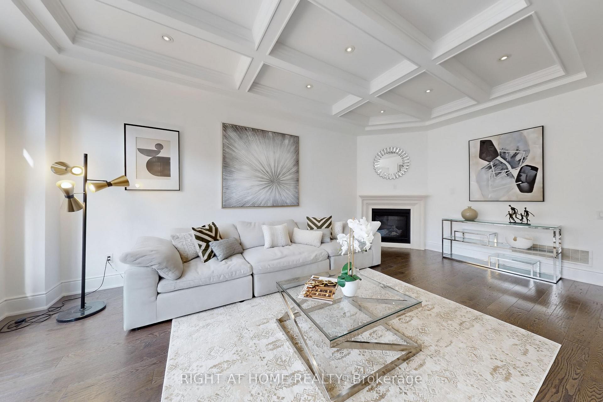 Photo 11 of 18 Condor Way, Vaughan, Kleinburg — HOMEH