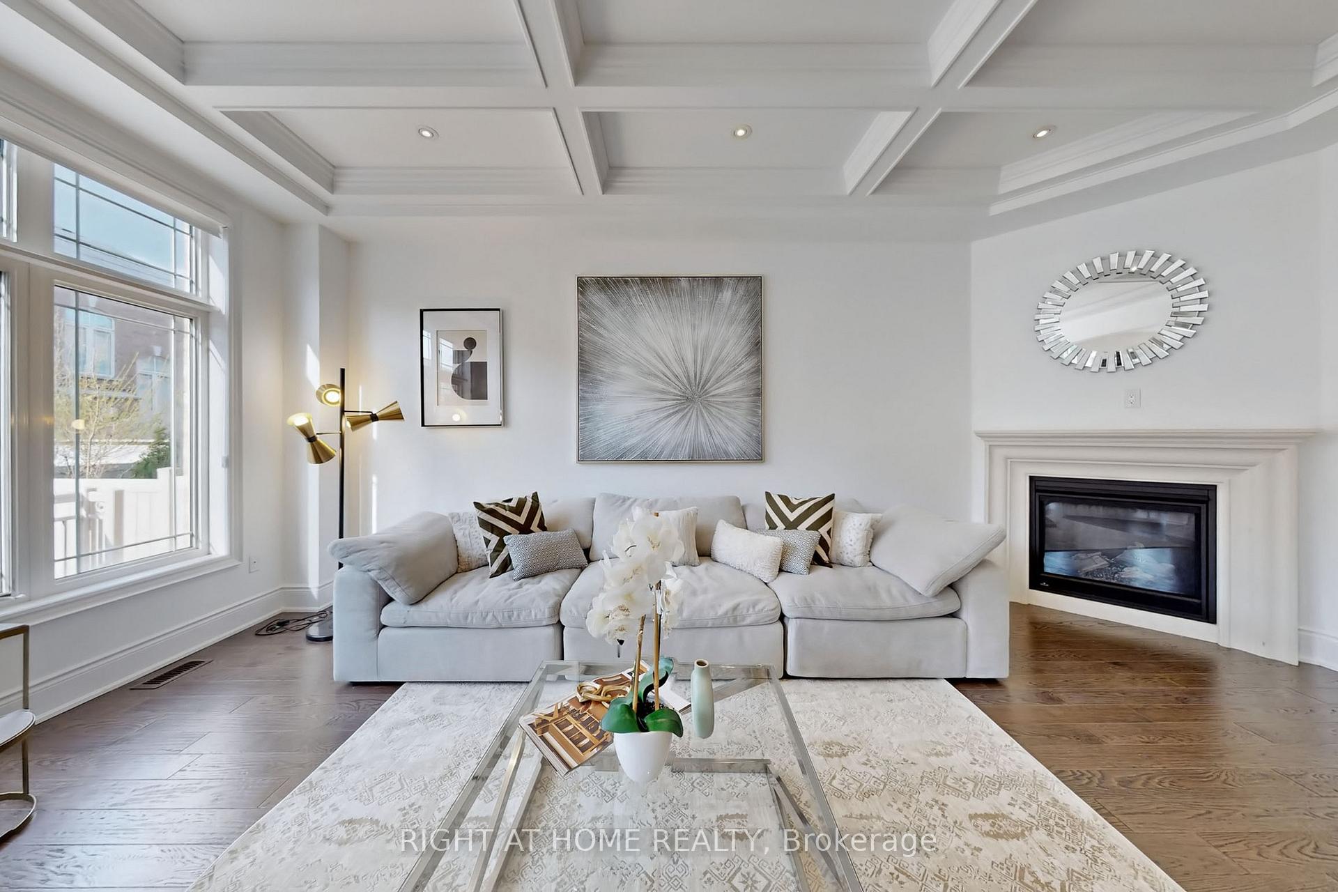 Photo 12 of 18 Condor Way, Vaughan, Kleinburg — HOMEH