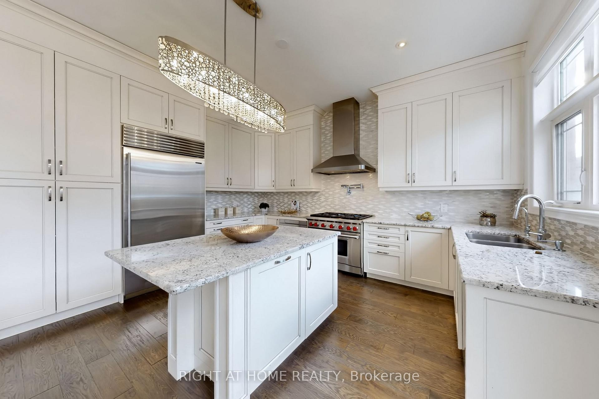 Photo 14 of 18 Condor Way, Vaughan, Kleinburg — HOMEH