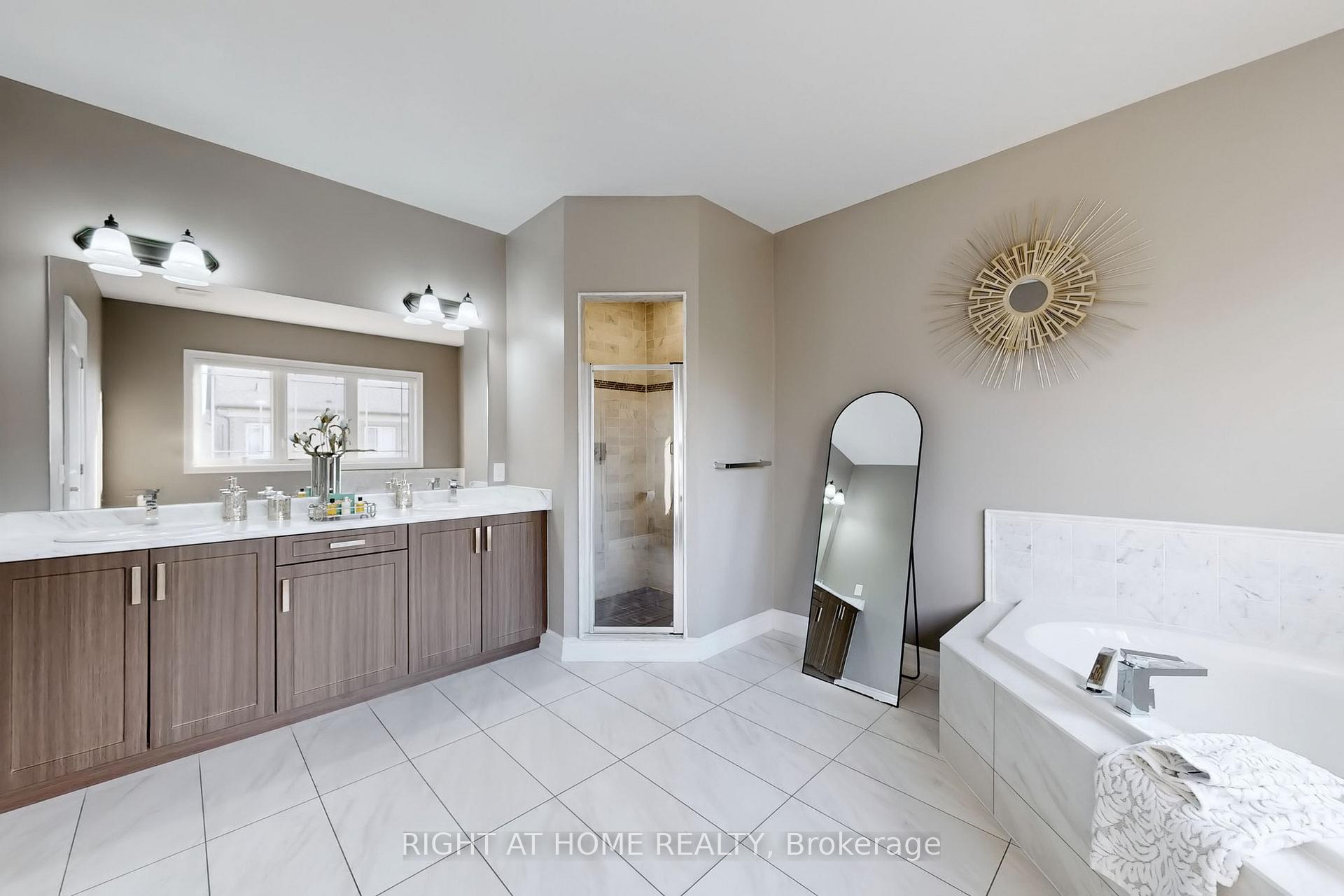 Photo 23 of 18 Condor Way, Vaughan, Kleinburg — HOMEH