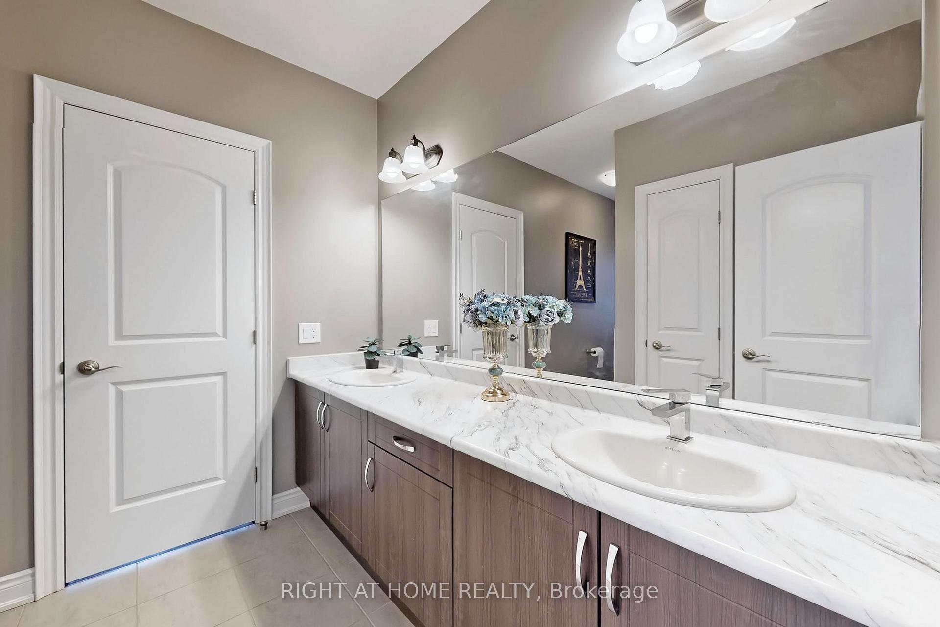 Photo 28 of 18 Condor Way, Vaughan, Kleinburg — HOMEH
