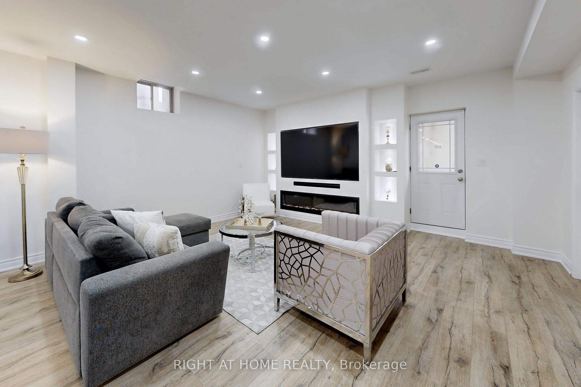 Photo 32 of 18 Condor Way, Vaughan, Kleinburg — HOMEH