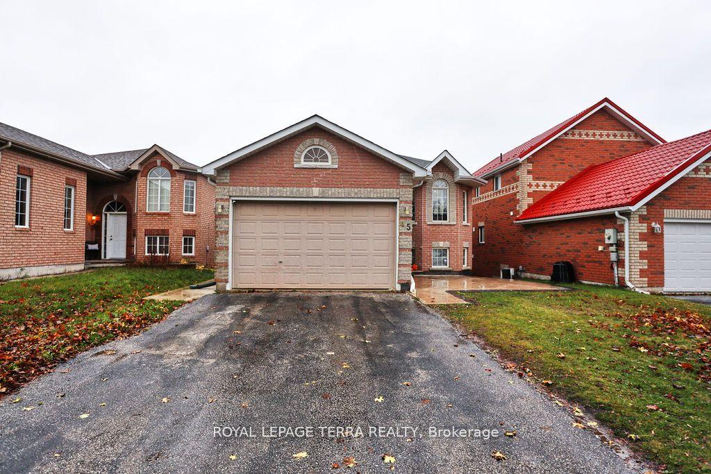 Photo 4 of 45 Peregrine Road, Barrie, Little Lake — HOMEH