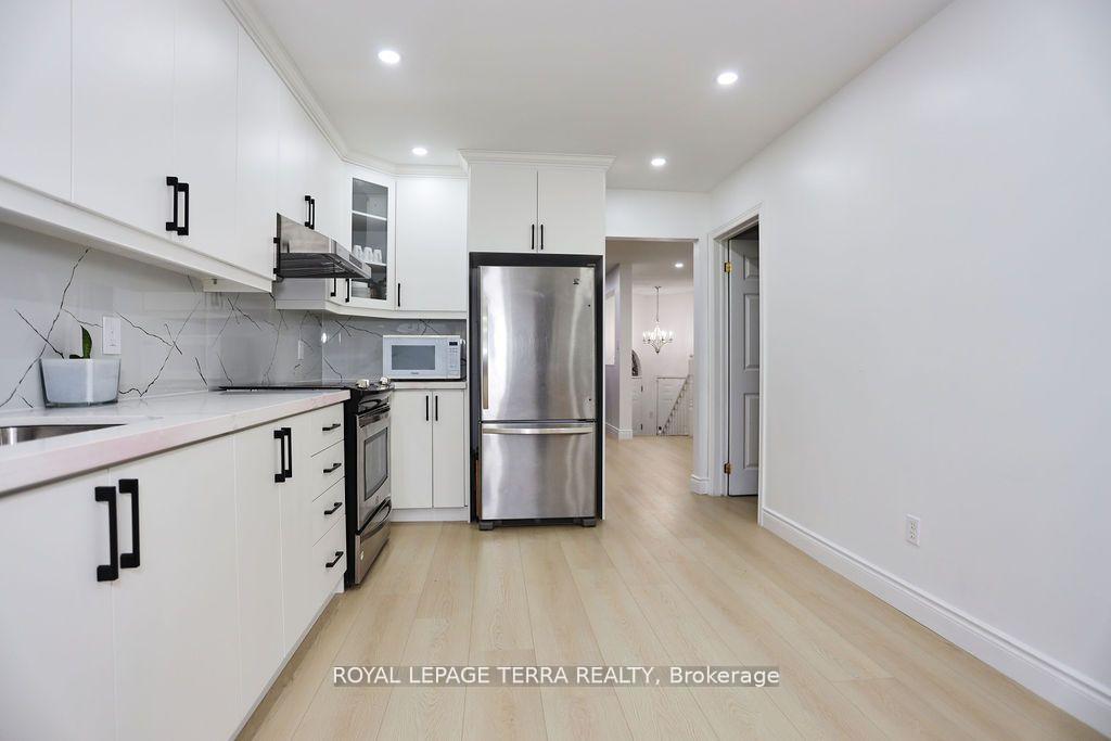 Photo 12 of 45 Peregrine Road, Barrie, Little Lake — HOMEH