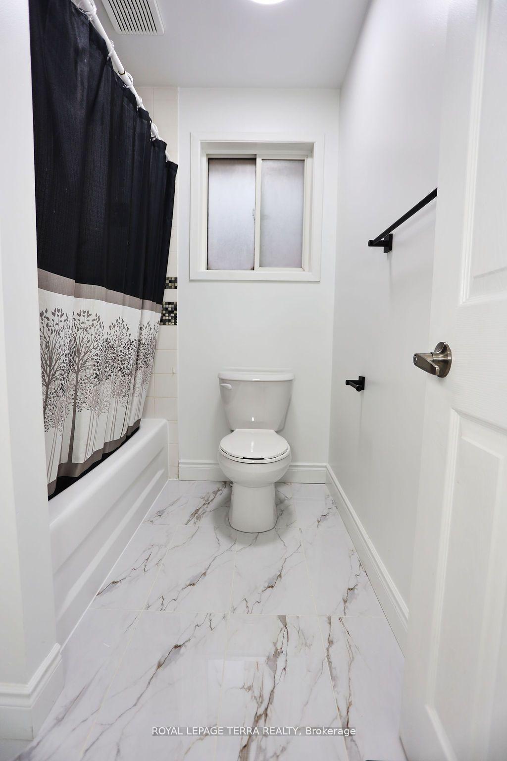 Photo 22 of 45 Peregrine Road, Barrie, Little Lake — HOMEH