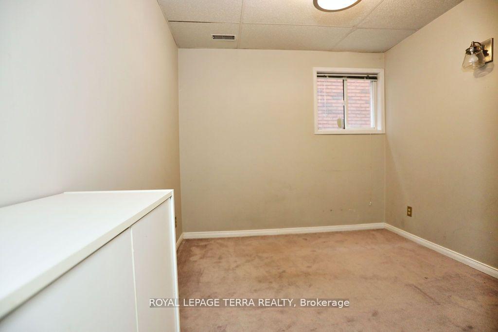 Photo 24 of 45 Peregrine Road, Barrie, Little Lake — HOMEH