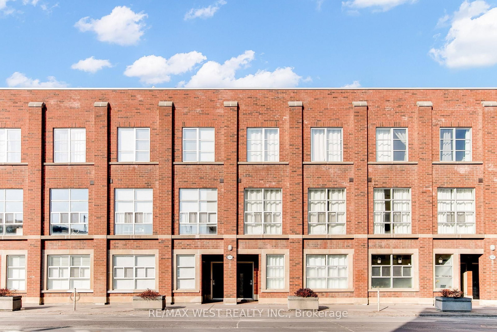 Photo 10 of Unit 3, 1396 Bloor St W, Toronto, Dovercourt-Wallace Emerson-Junction — HOMEH
