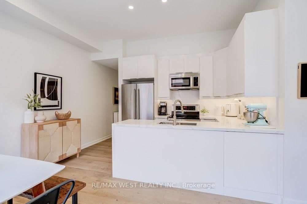 Photo 6 of Unit 3, 1396 Bloor St W, Toronto, Dovercourt-Wallace Emerson-Junction — HOMEH